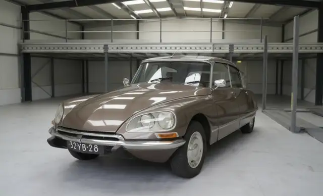 Citroen DS 2.3 Pallas. Citromatic semi-automatic