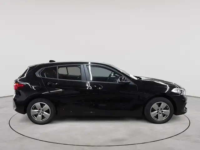 BMW 1 Series view 3