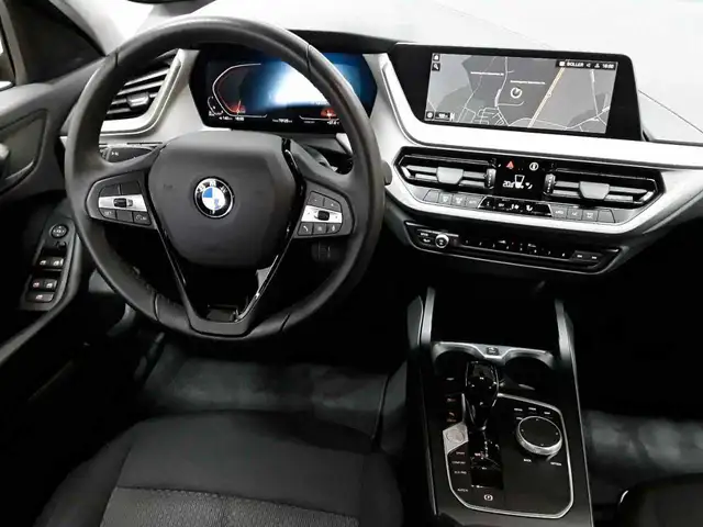 BMW 1 Series view 10