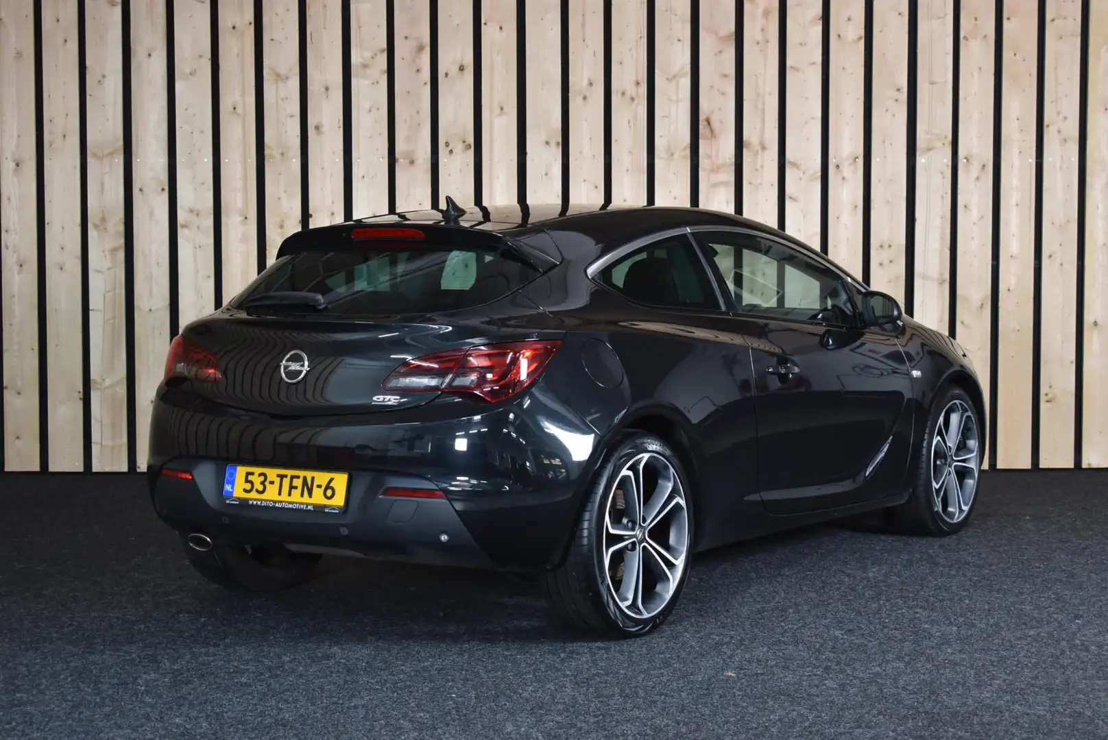 Opel Astra GTC 1.6 Turbo Sport Navi PDC Clima Cruise Leer + N Schwarz - 2