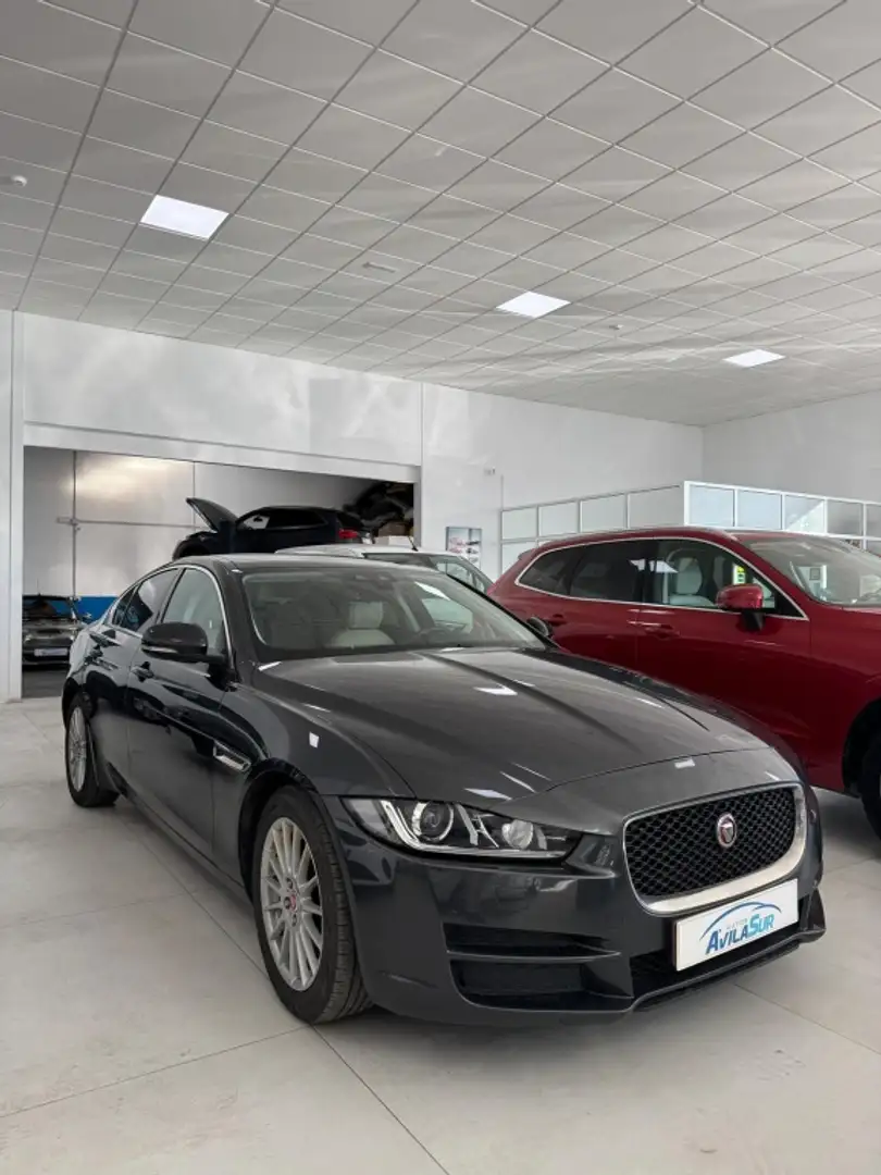Jaguar XE 2.0 Diesel Prestige Aut. 180 Gris - 1