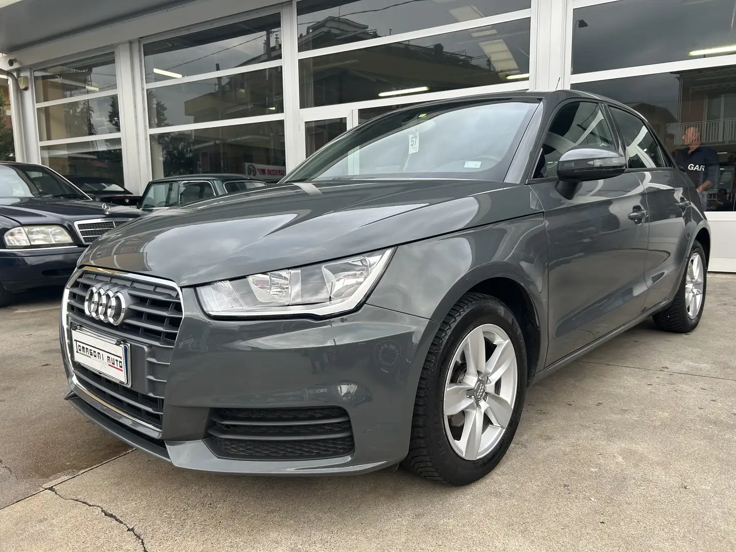 Audi A1 A1 Sportback  Ultra Design1.0 tfsi 82cv Neopat. Grigio - 1