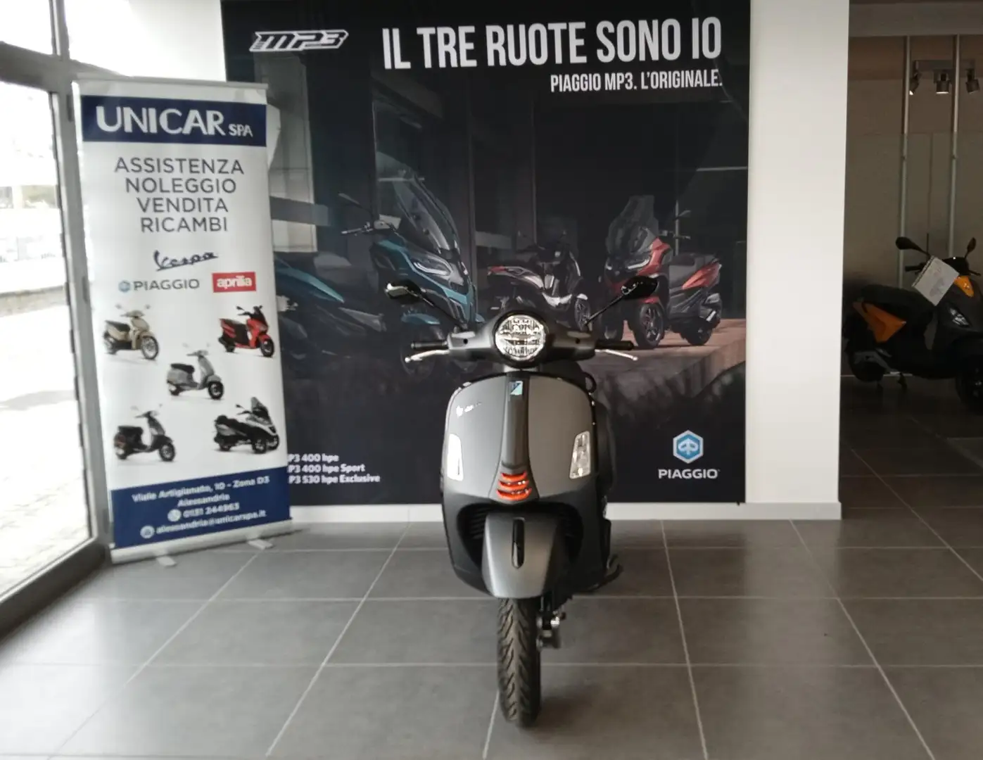 Vespa GTS 125 SUPER  SPORT Euro 5 +- NUOVO IN PRONTA CONSEGNA! Grigio - 2