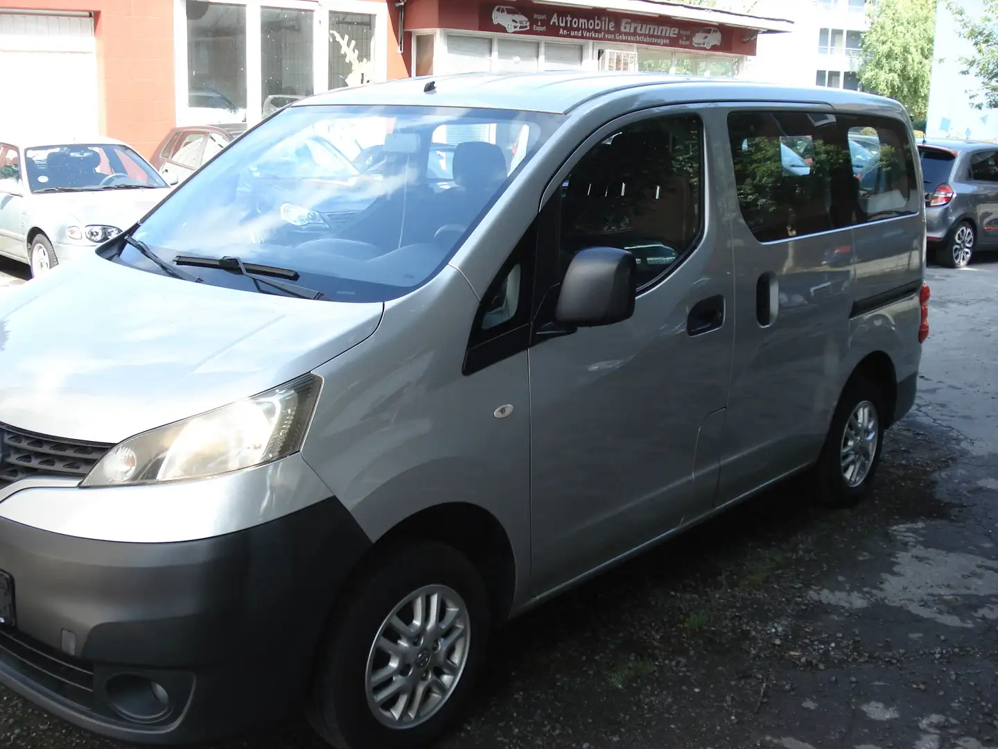 Nissan Evalia Kombi Premium    7 SITZER mit 131.000km Szary - 1
