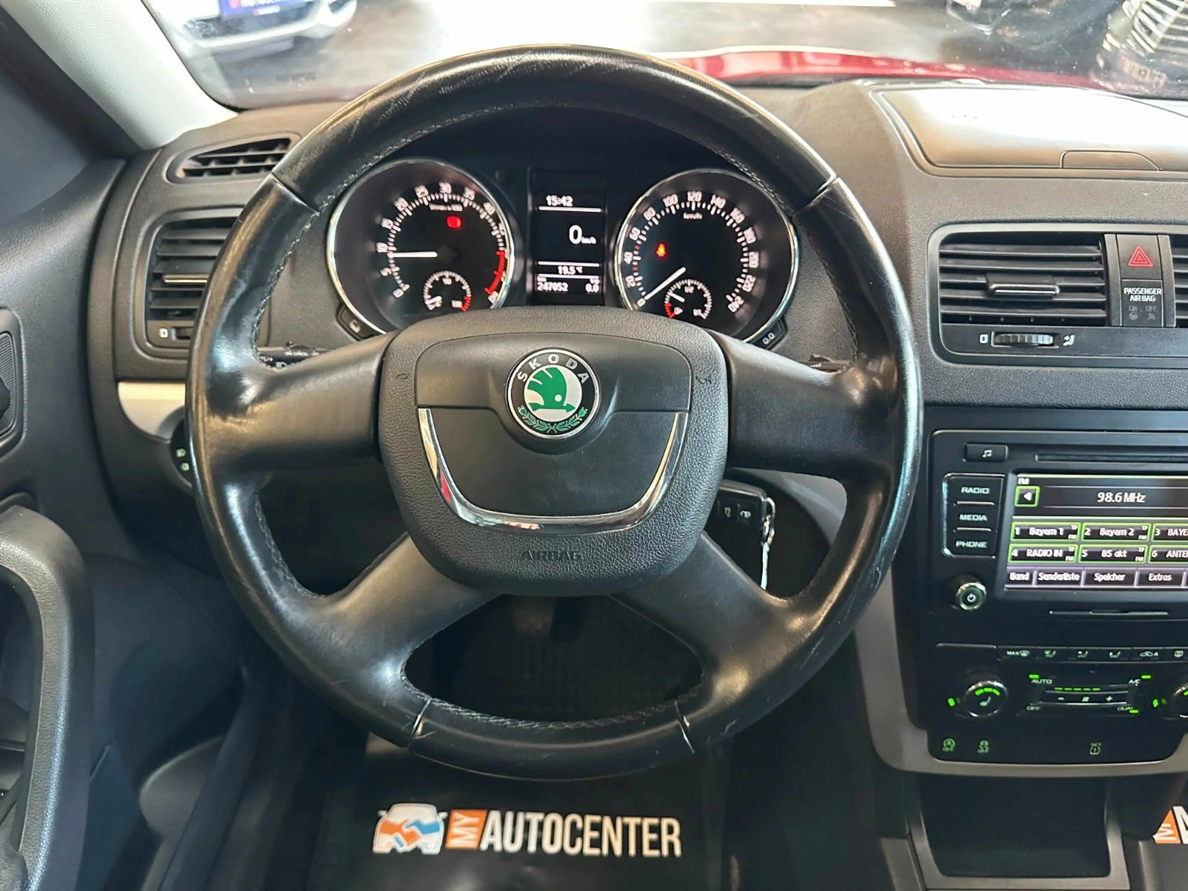 Skoda Yeti Ambition *SportSitze*TEMPO*PDC*2-Zonen* — photo 7