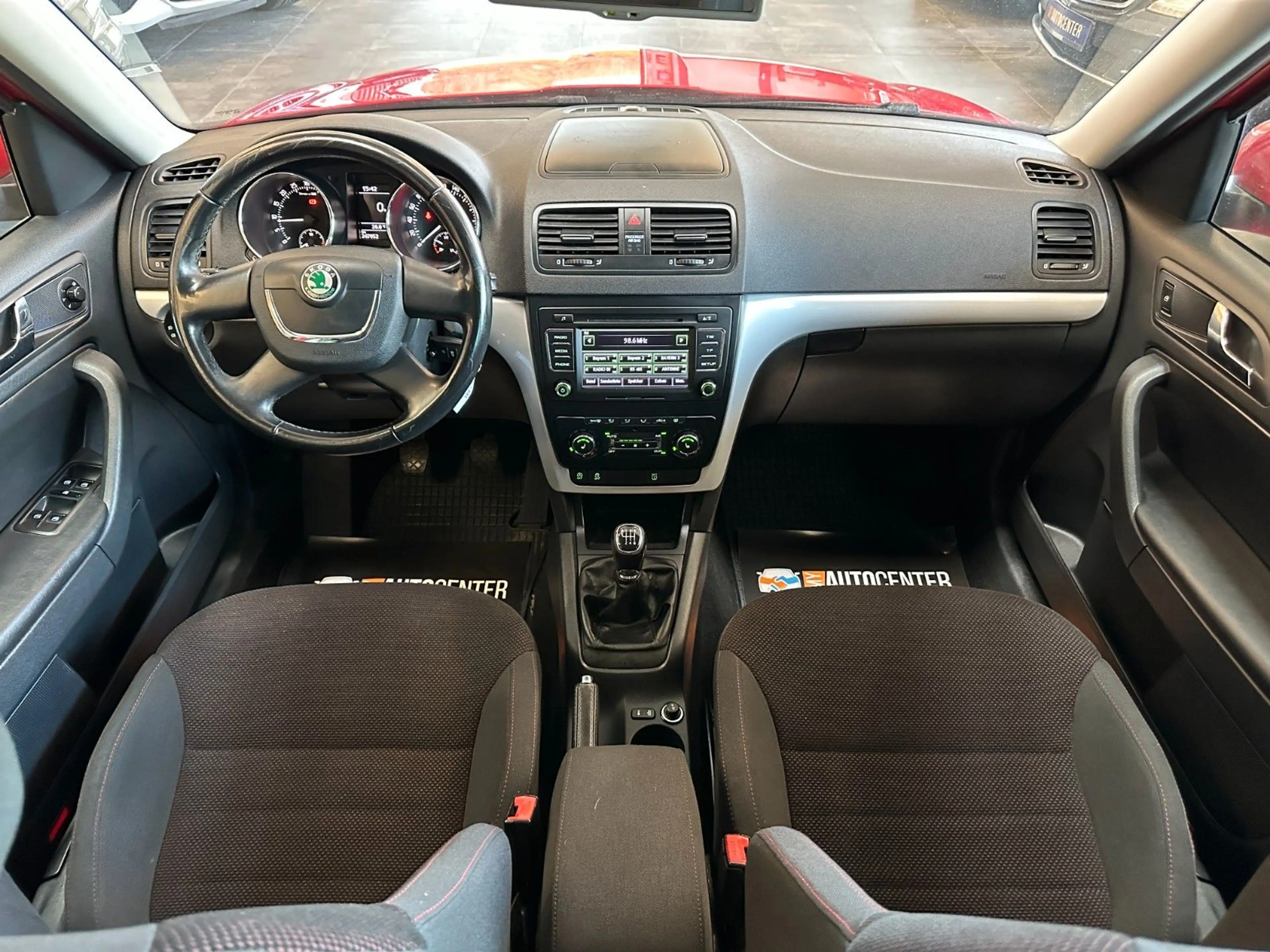 Skoda Yeti Ambition *SportSitze*TEMPO*PDC*2-Zonen* — photo 6