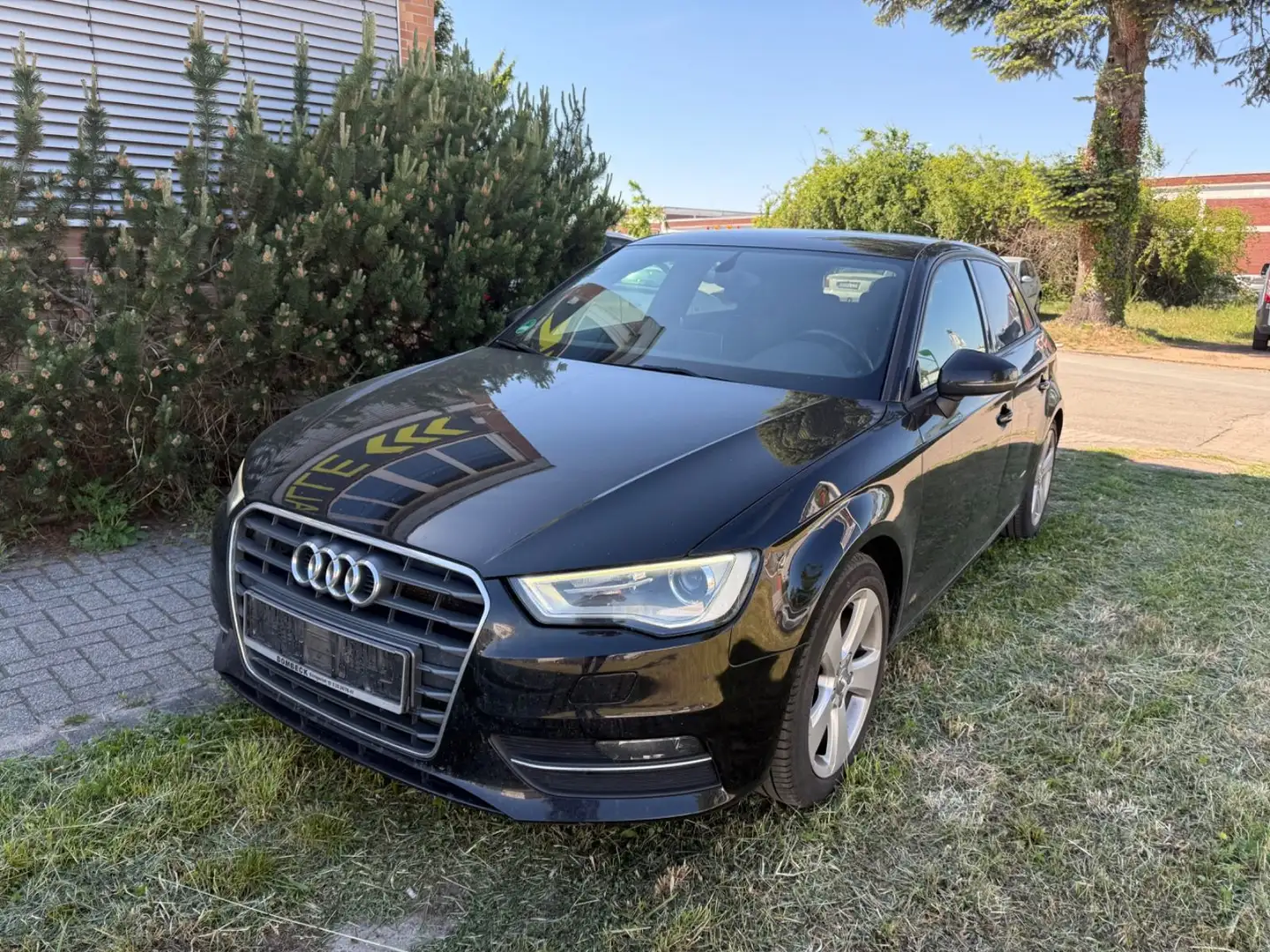 Audi A3 2.0 TDI S tronic Sportback XENON/NAVI Schwarz - 1