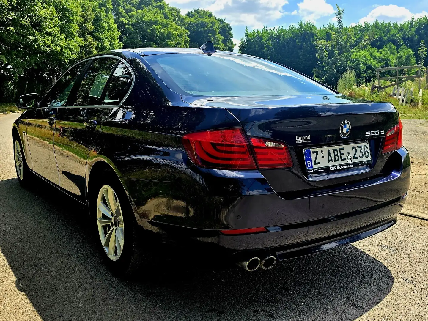 BMW 520 d 163CV * AIRCO * NAVI * CUIR * TOIT OUVRANT * Blauw - 2