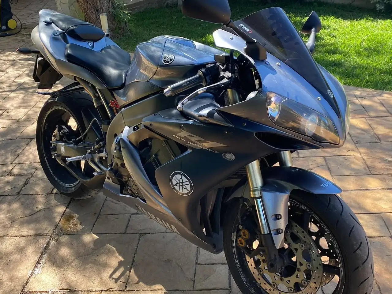Yamaha YZF-R1