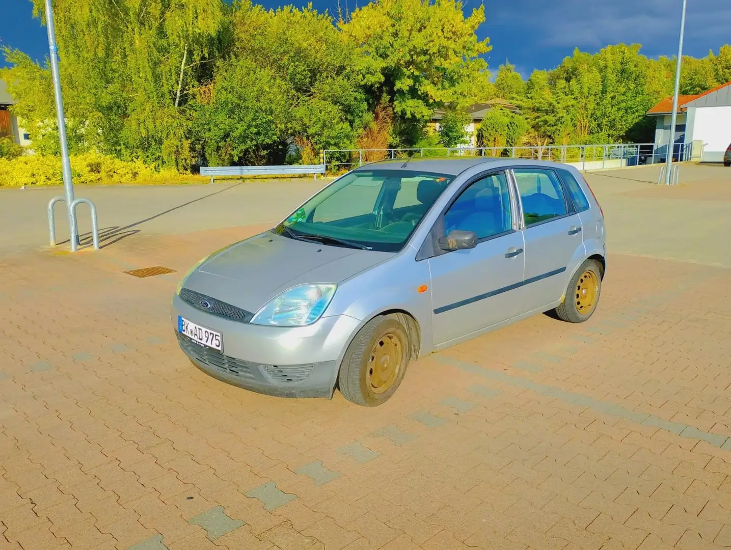 Ford Fiesta Fiesta 1.4 TDCI Silber - 1