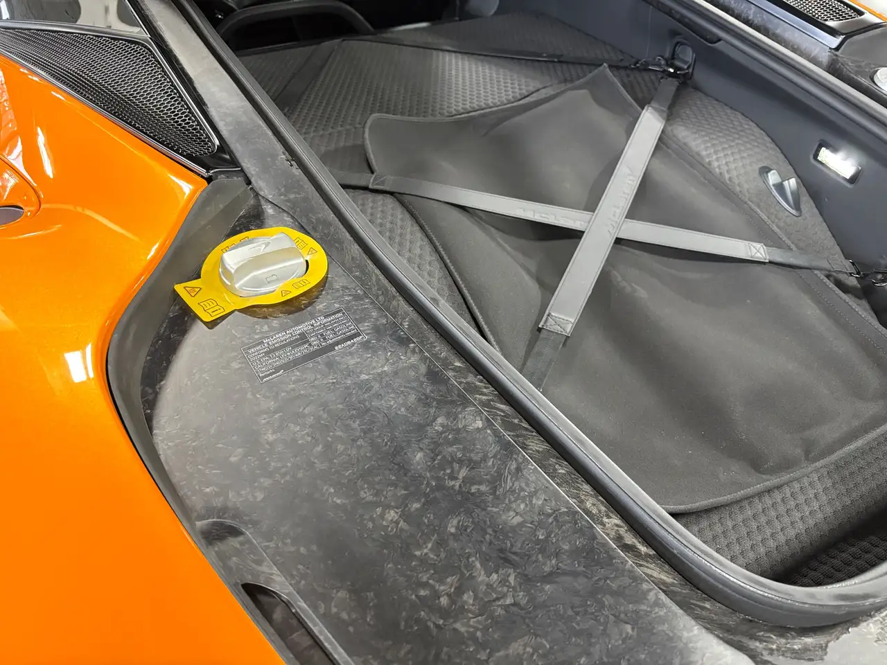 McLaren GT снимка McLaren GT
