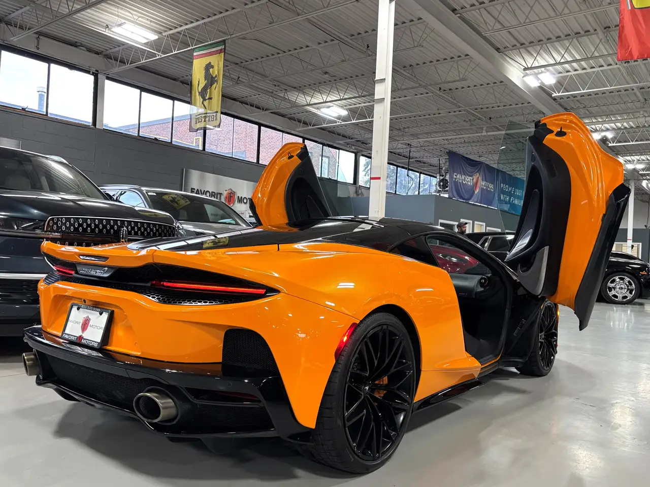 McLaren GT снимка McLaren GT