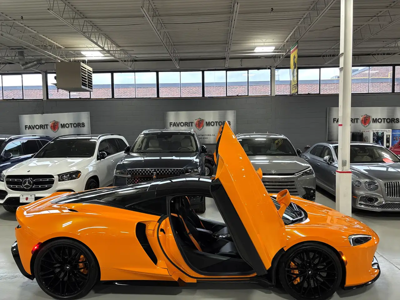 McLaren GT снимка McLaren GT