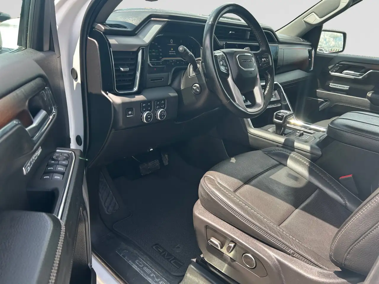 GMC Sierra 1500 снимка GMC Sierra 1500