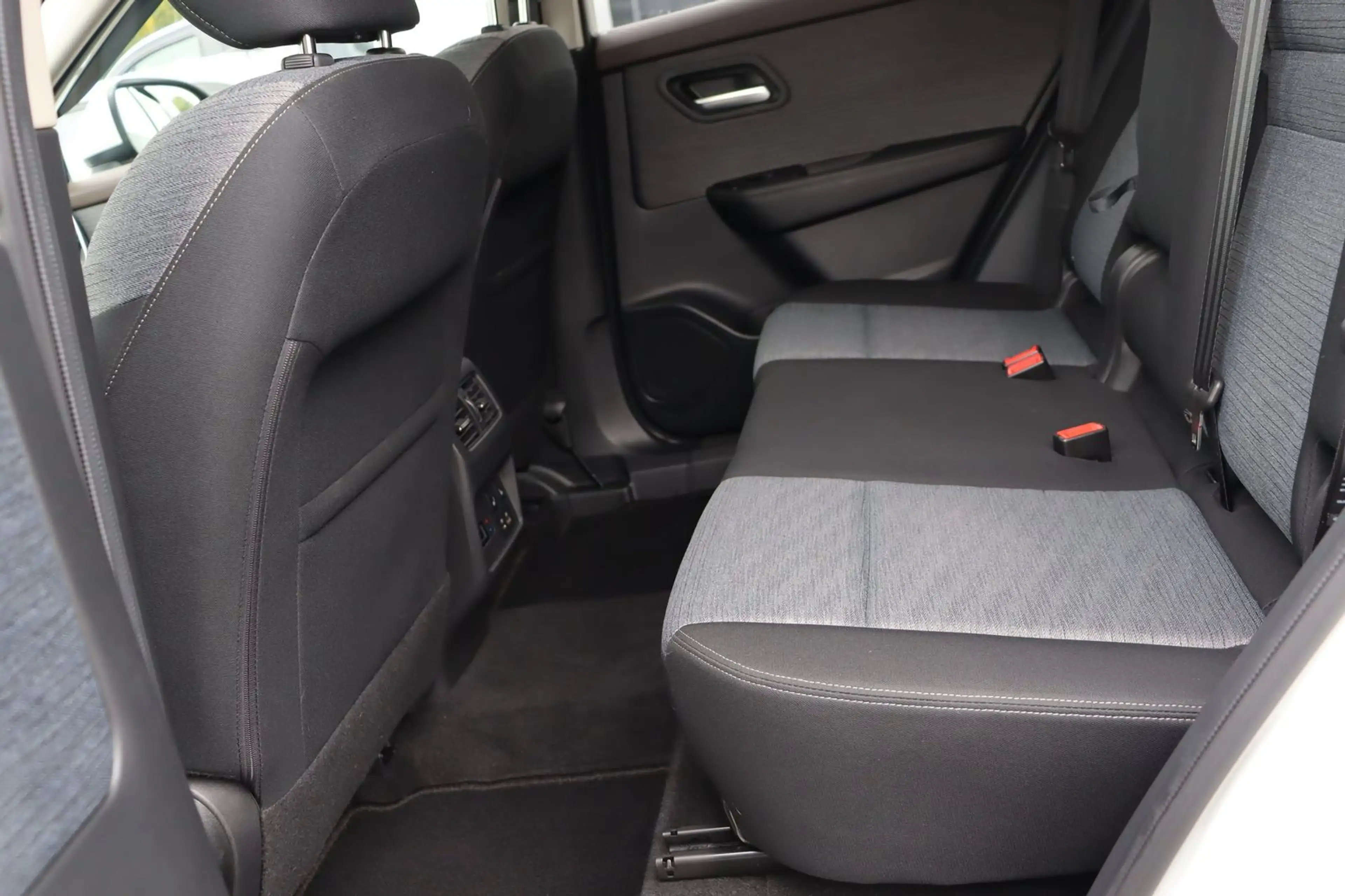 Nissan X-Trail e-Power e-4orce N-Connecta — photo 14