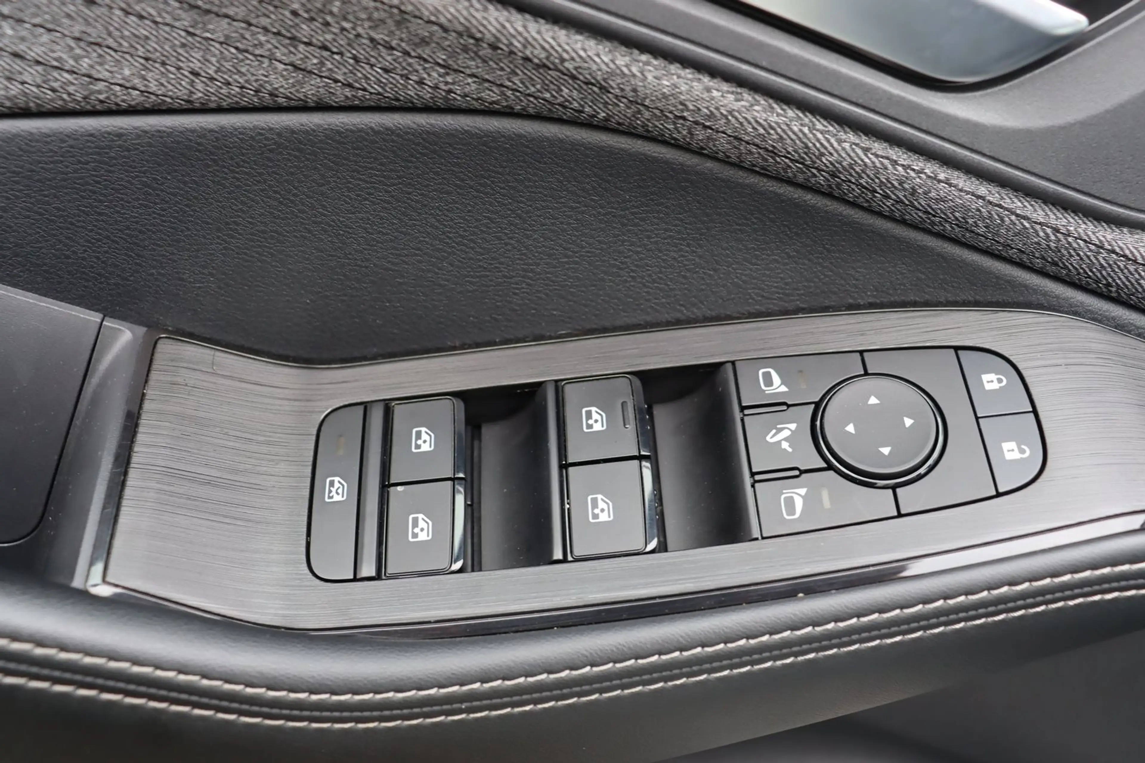 Nissan X-Trail e-Power e-4orce N-Connecta — photo 12