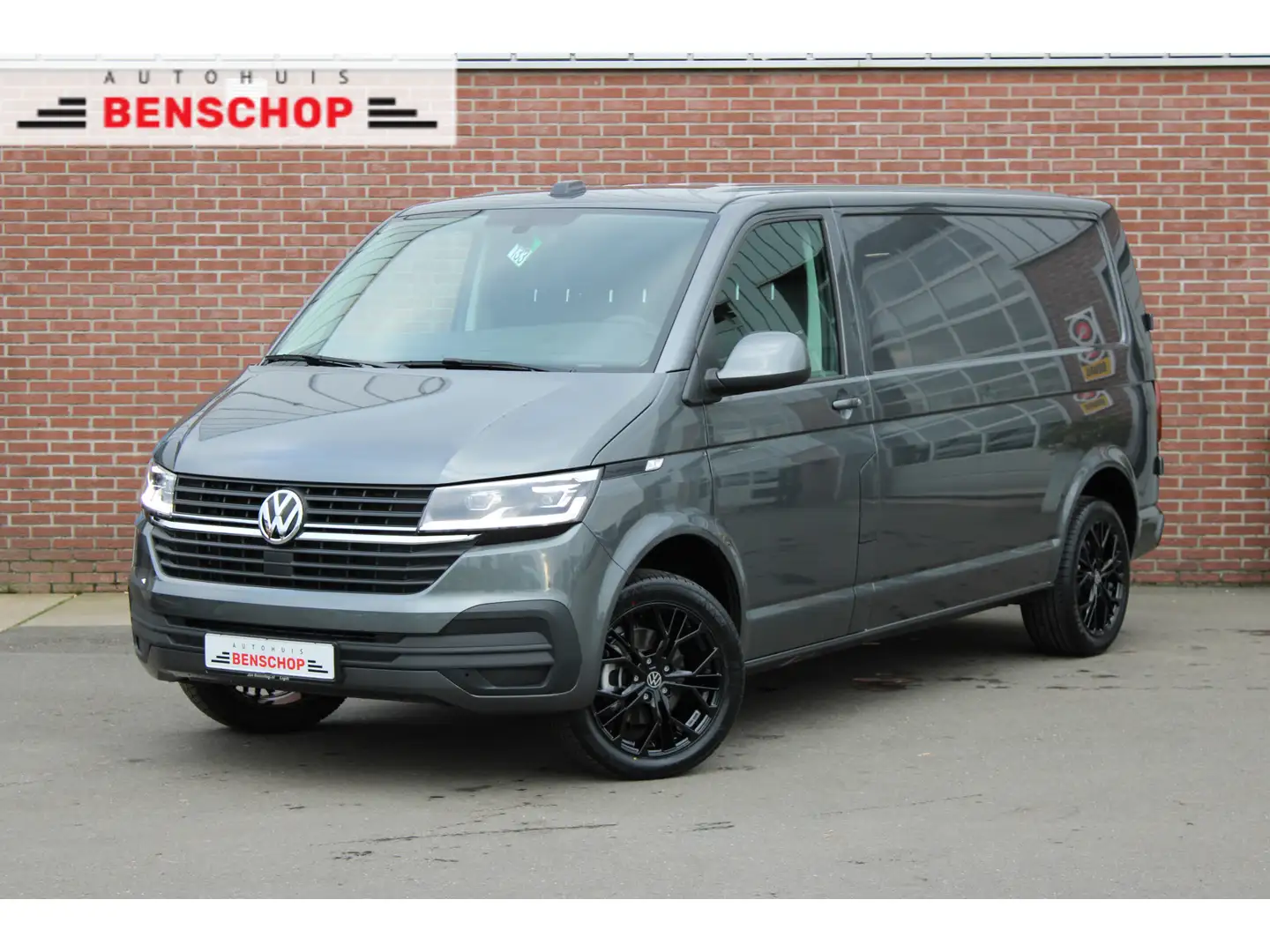 Volkswagen Transporter 2.0 TDI 150PK L2H1 |LED|CRUISE|MULTI.STUUR|APP.CON Grau - 1