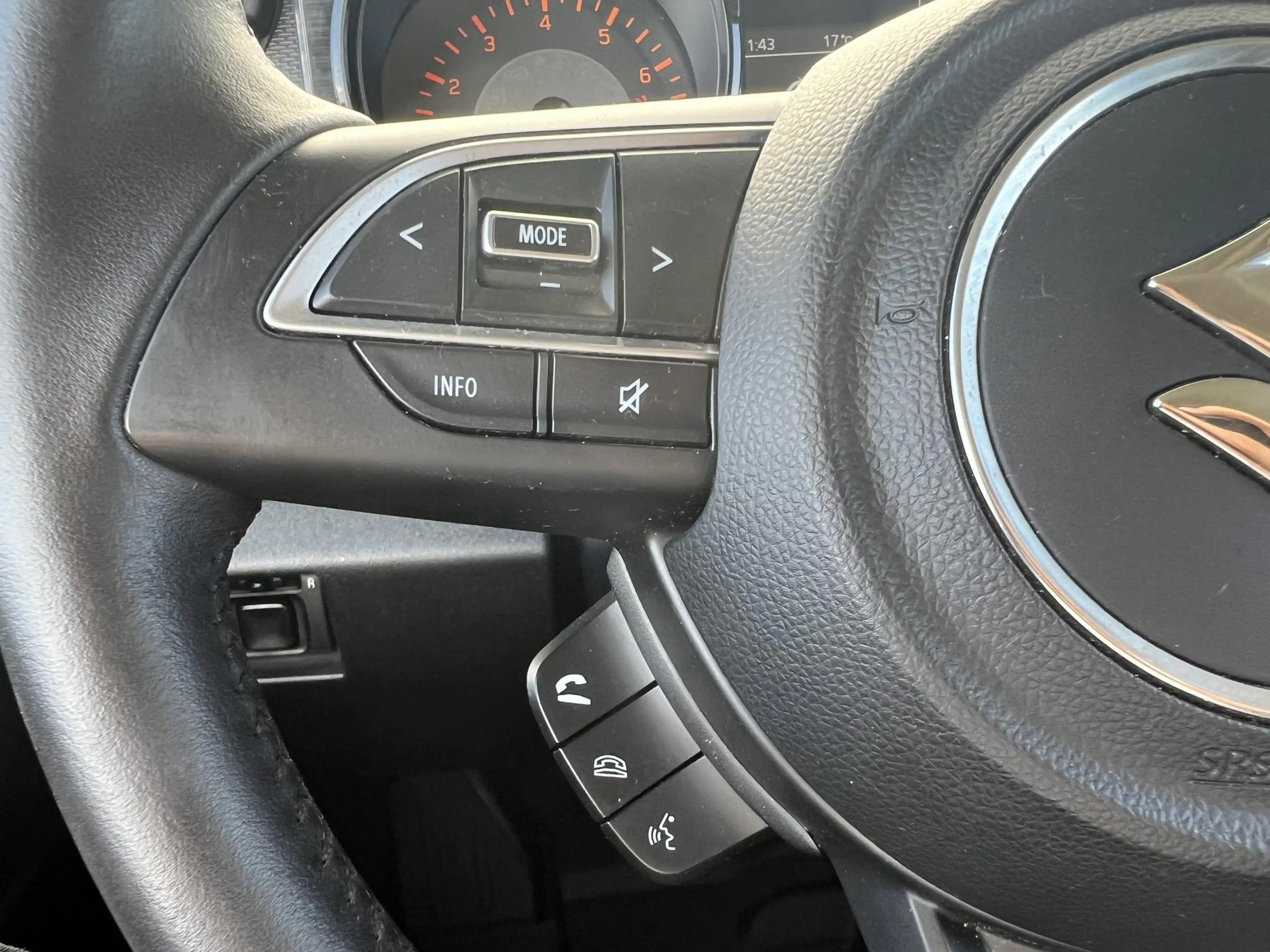 Suzuki Jimny 1.5 Stijl Automaat | Apple Carplay & Android Auto — photo 15