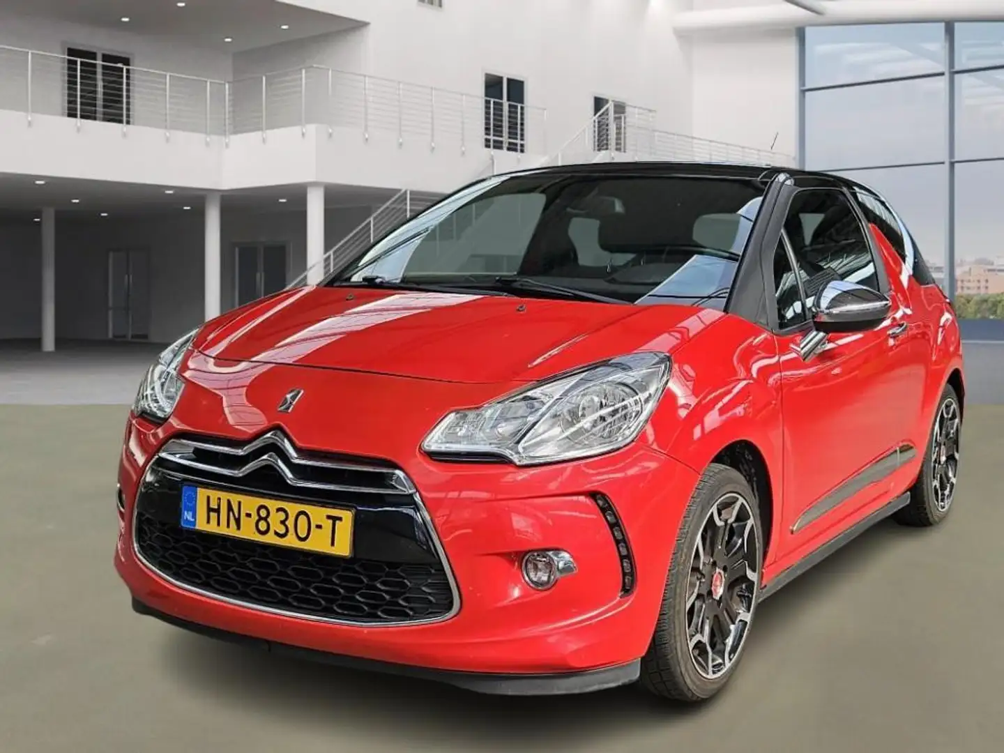 Citroen DS3 1.2 VTi So Chic Rojo - 2