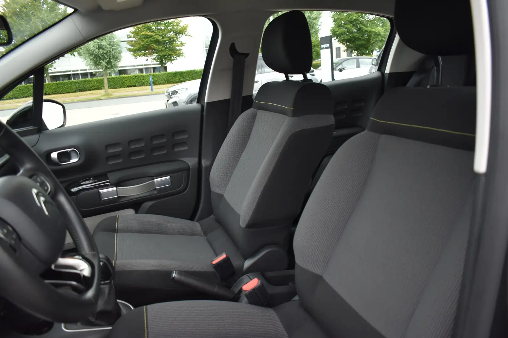 Citroen C3 1.2 PureTech Business Grijs - 2