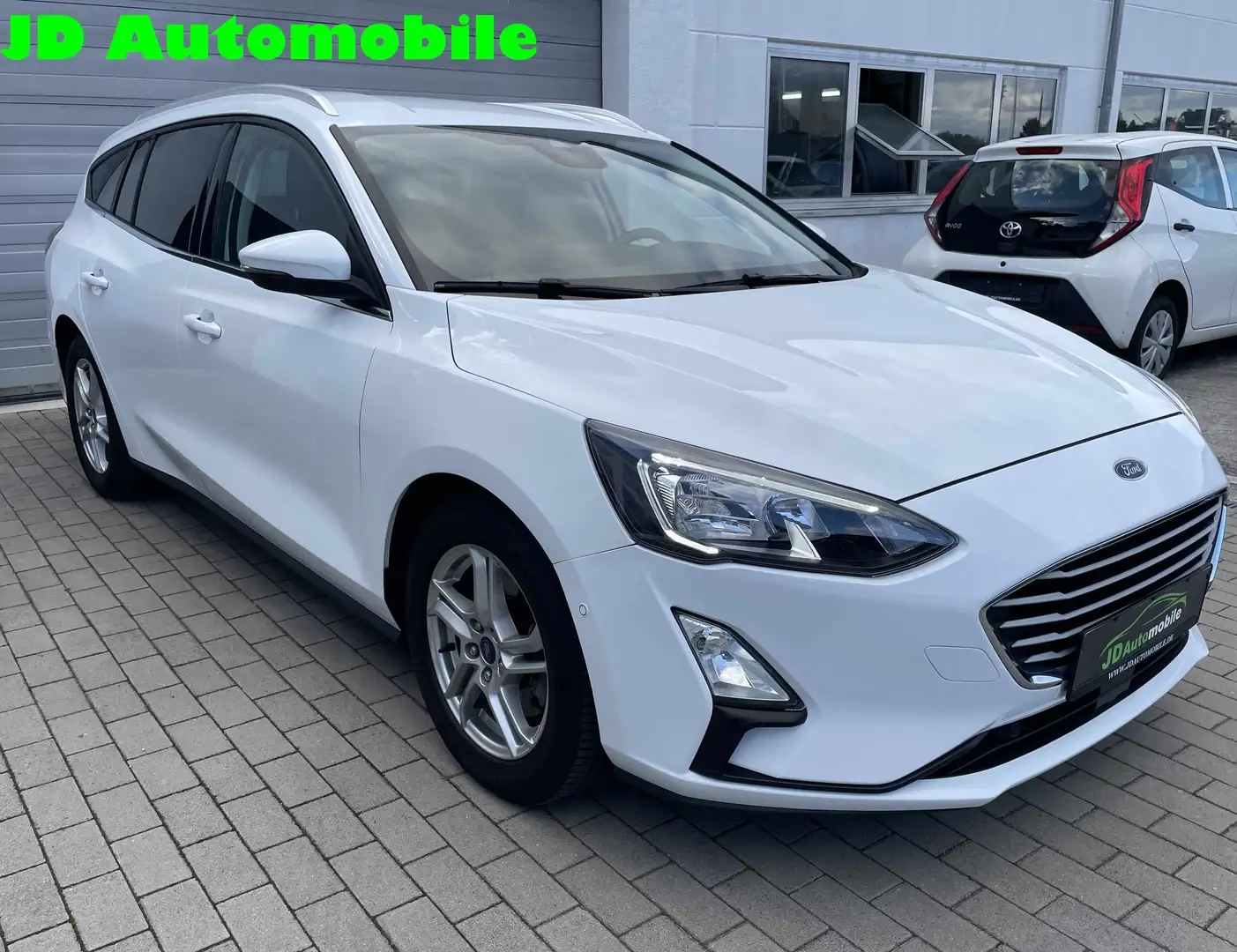 Ford Focus 2.0 EcoBlue Cool NAVI PDC SHZ LDHZ AHK Weiß - 1