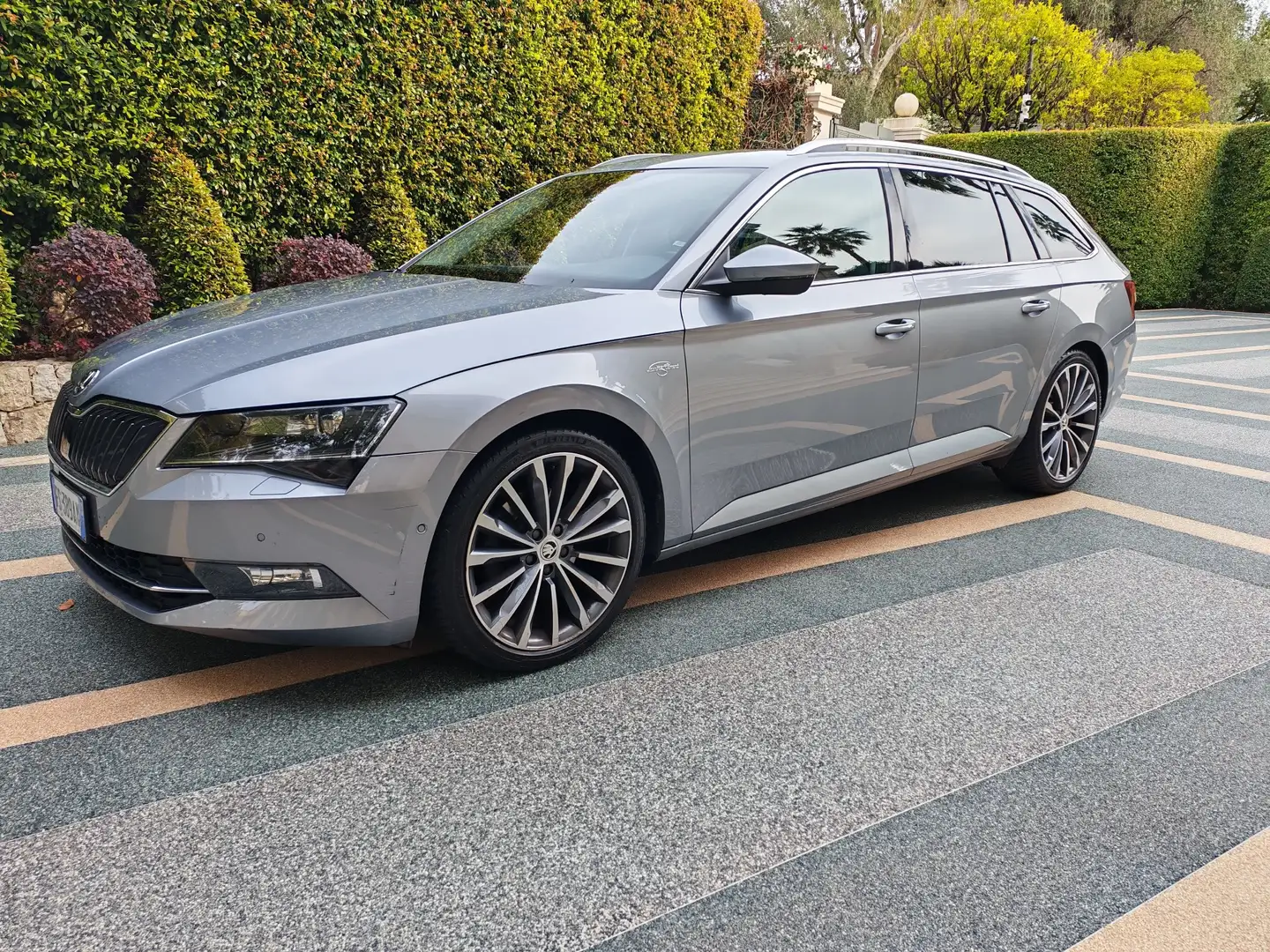 Skoda Superb Wagon 2.0 tdi Laurin&Klement 4x4 190cv dsg my18 - 1