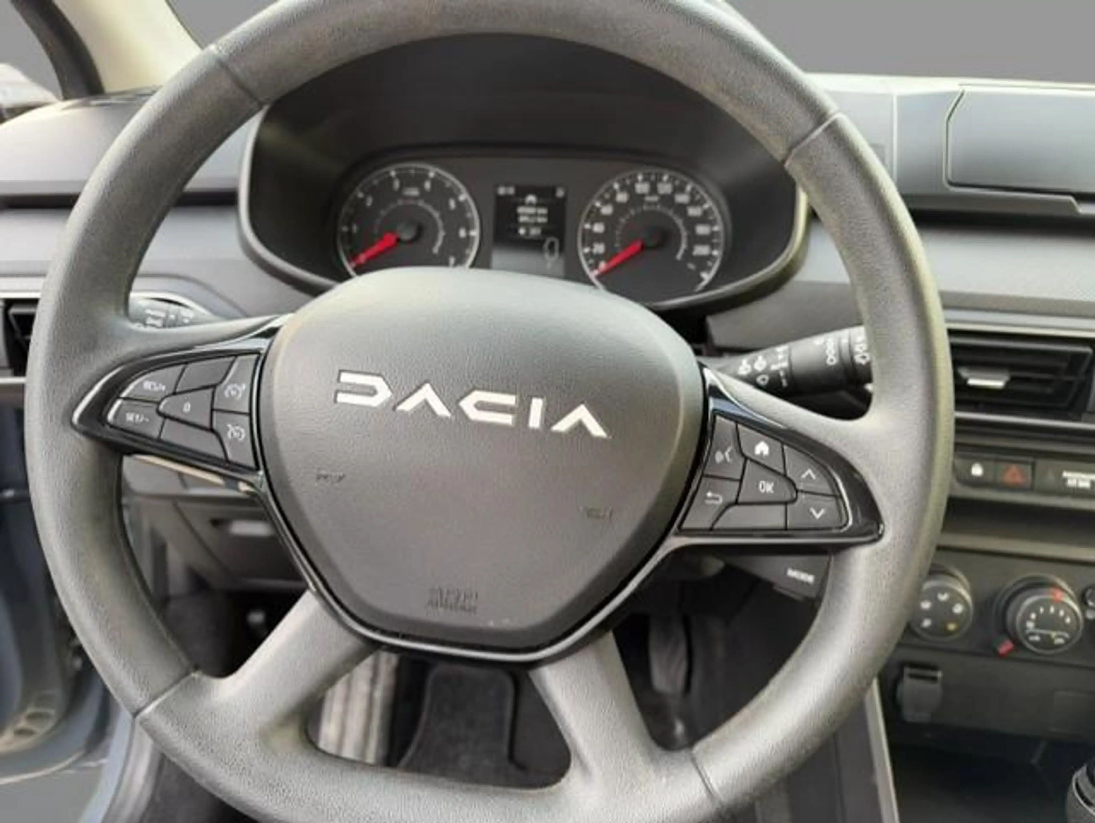 Dacia Sandero SCe 65 Essential — photo 13