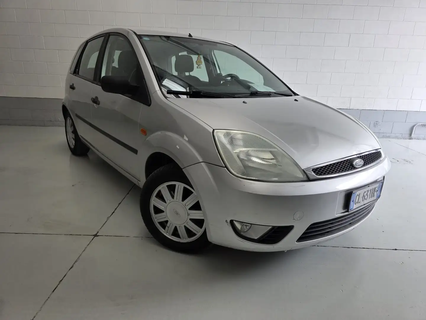 Ford Fiesta 1.2 16V 5p. Ghia Argento - 2