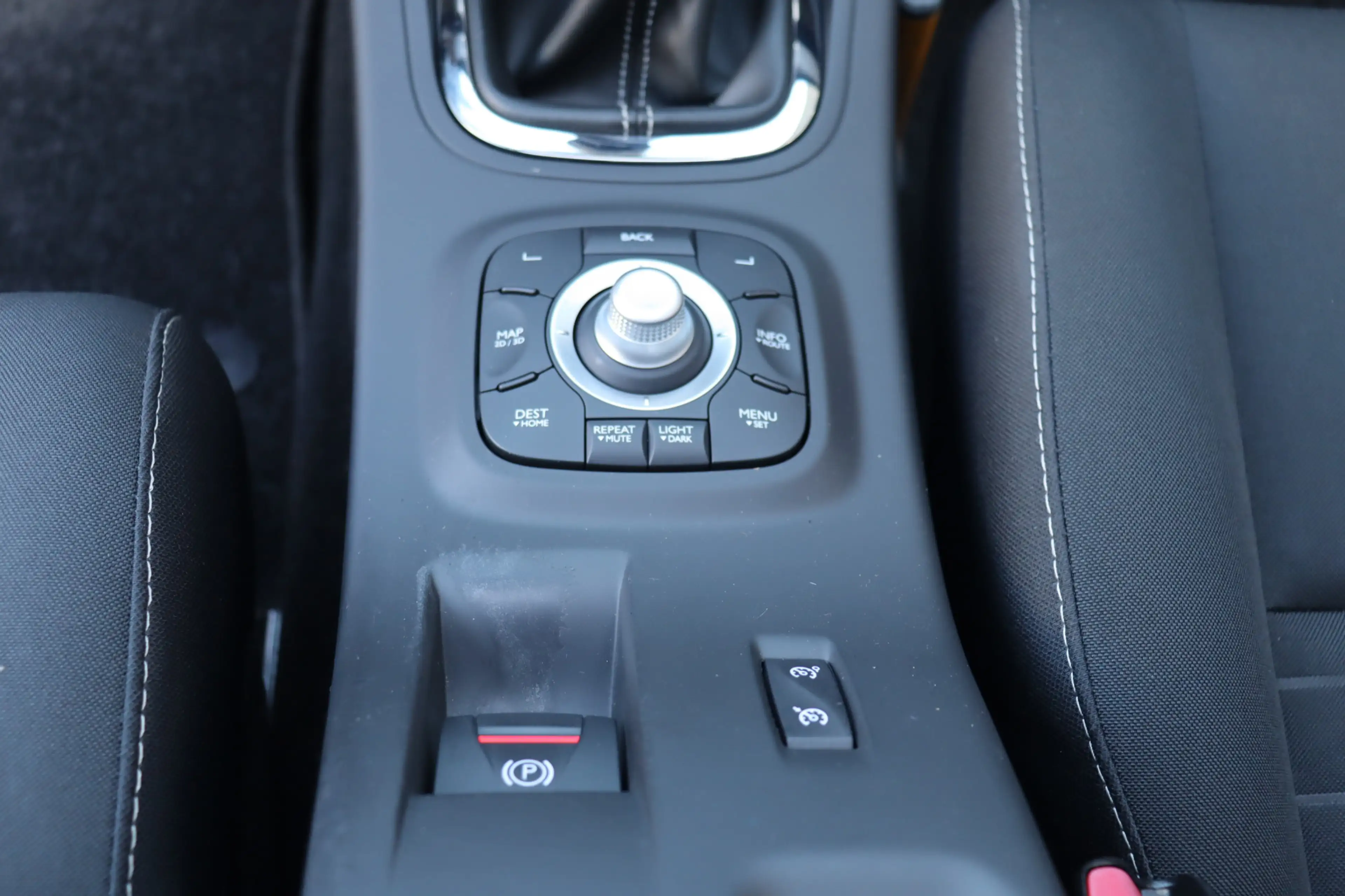 Renault Megane Estate 1.2 TCe Limited, Climate, Cruise, Dealerond — photo 25