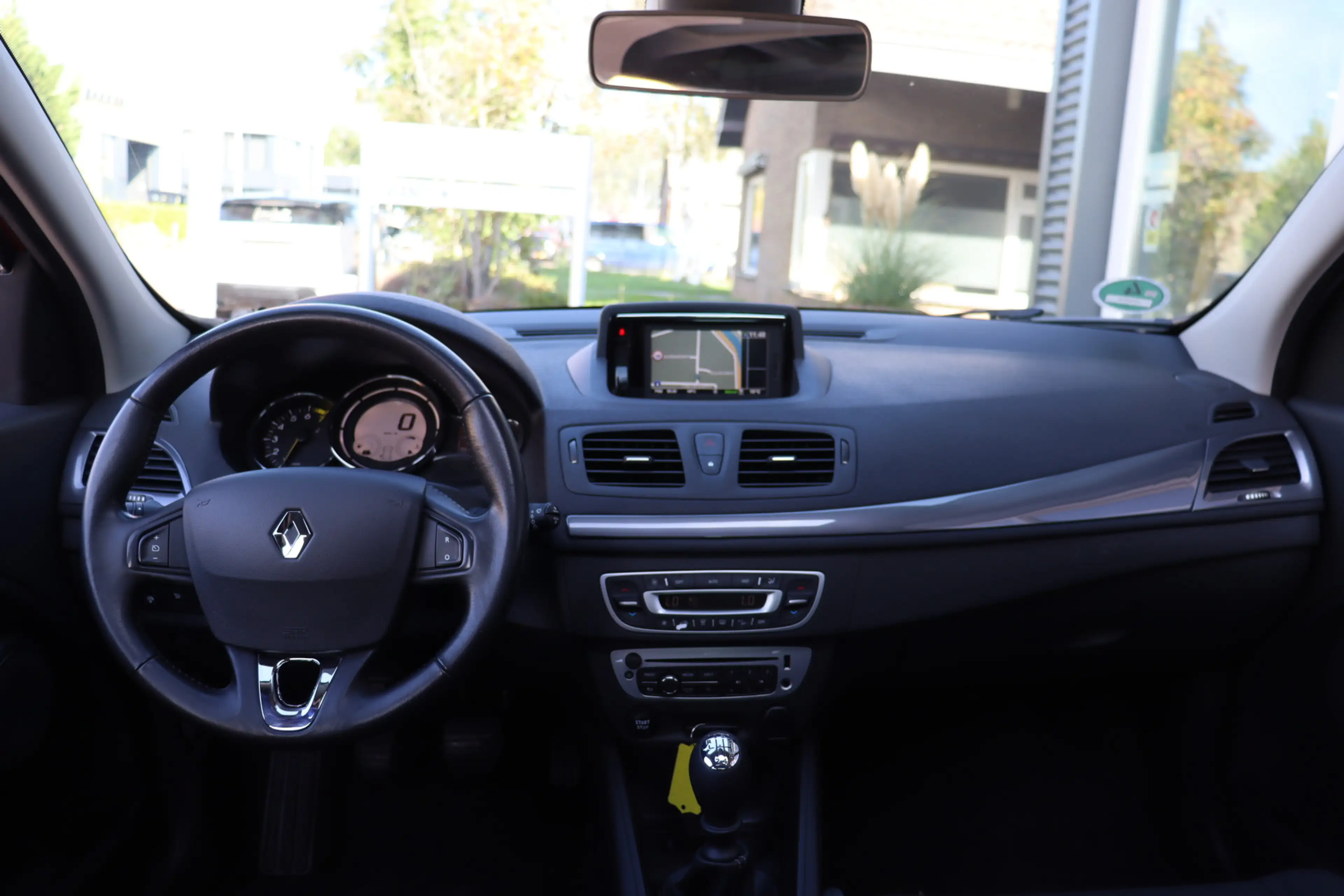 Renault Megane Estate 1.2 TCe Limited, Climate, Cruise, Dealerond — photo 14