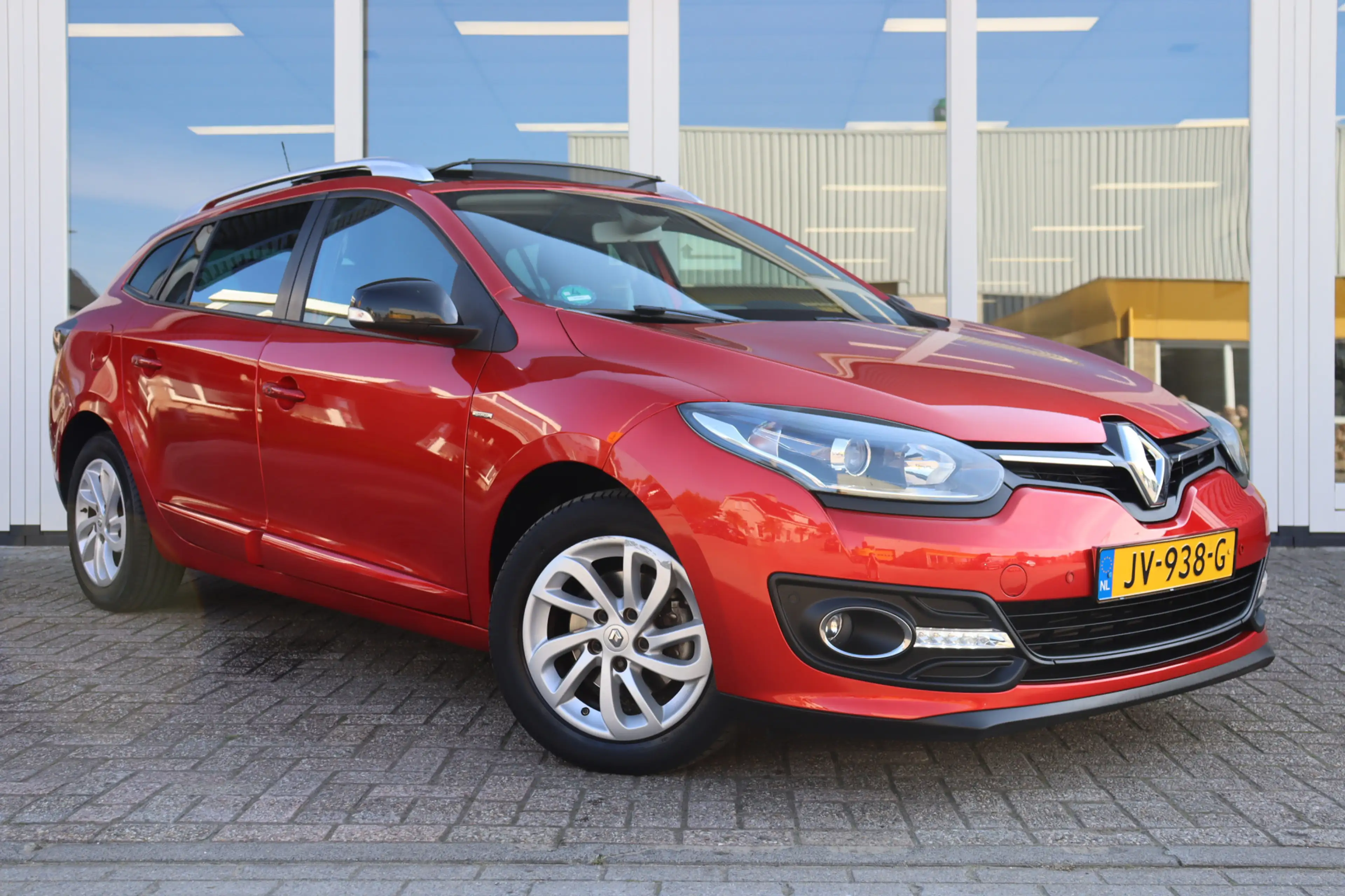 Renault Megane Estate 1.2 TCe Limited, Climate, Cruise, Dealerond — photo 3