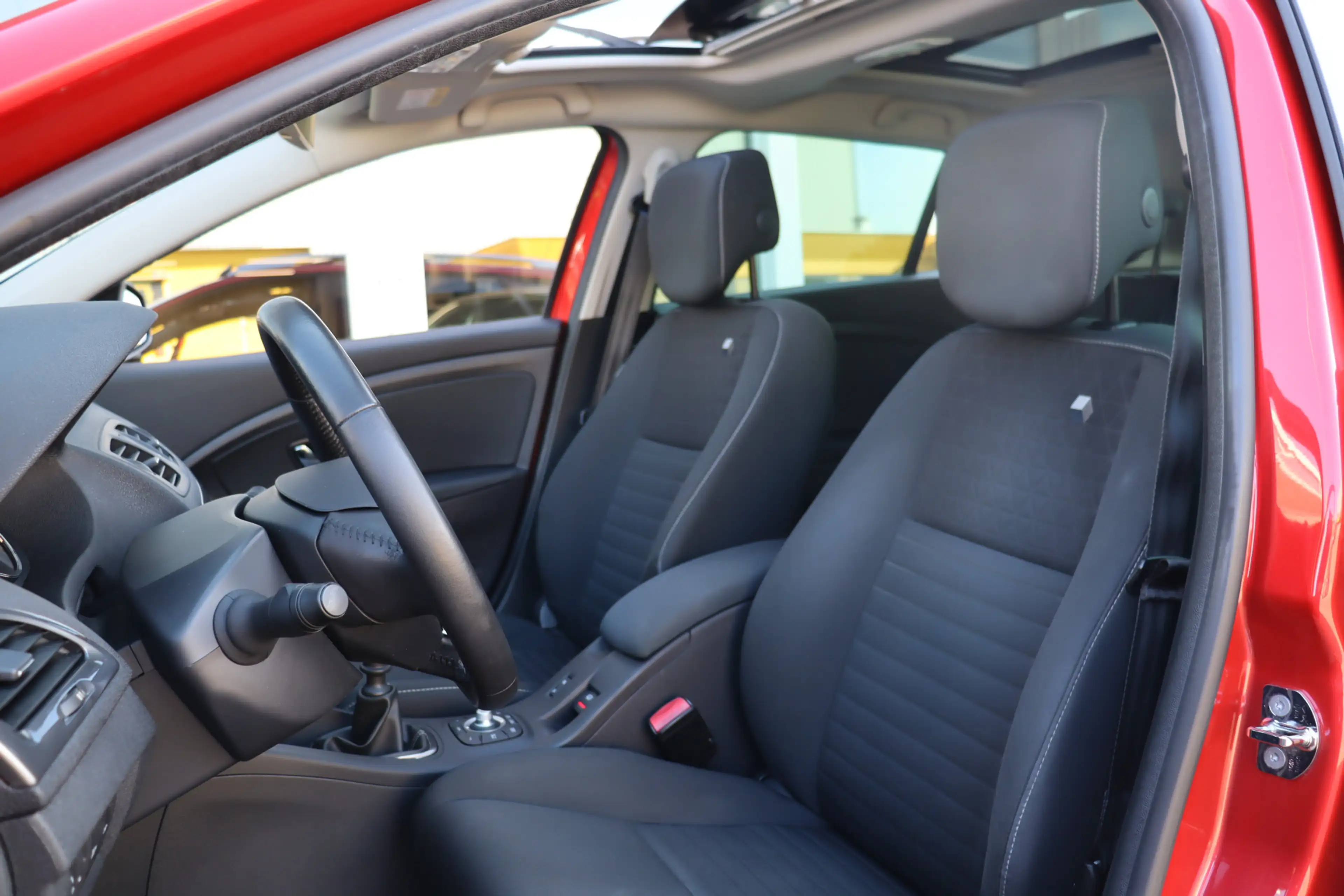 Renault Megane Estate 1.2 TCe Limited, Climate, Cruise, Dealerond — photo 10