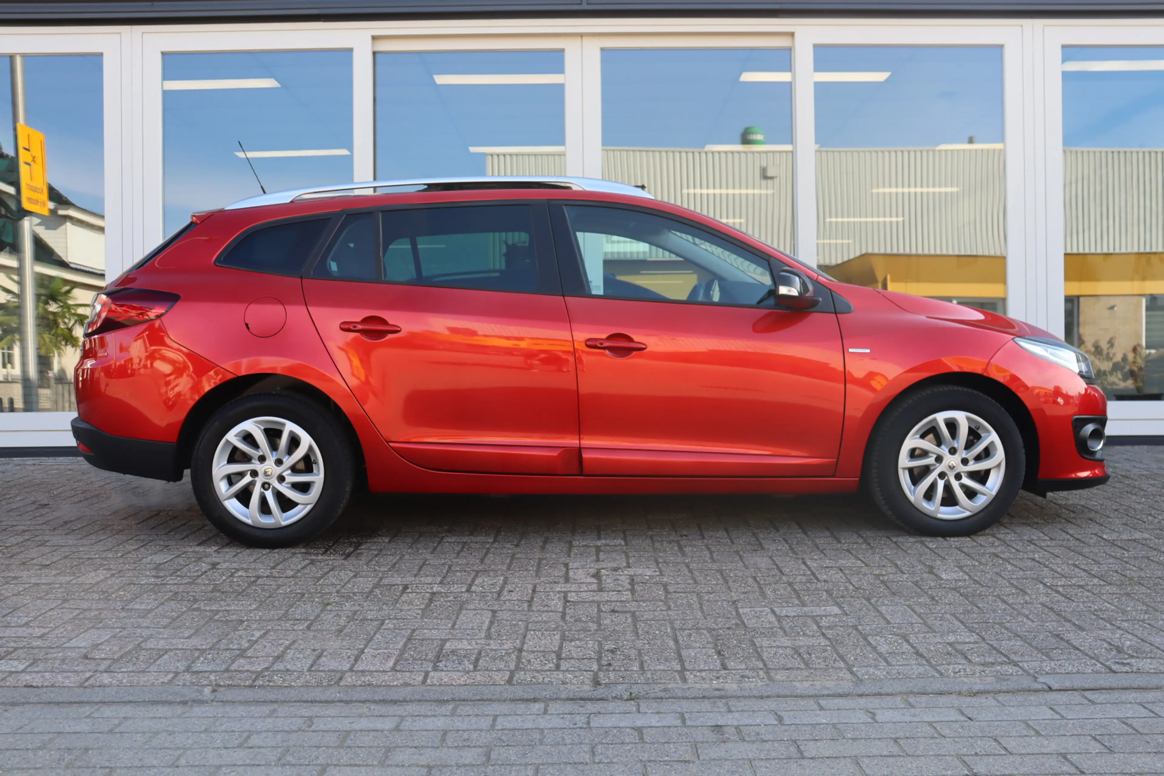 Renault Megane Estate 1.2 TCe Limited, Climate, Cruise, Dealerond — photo 4