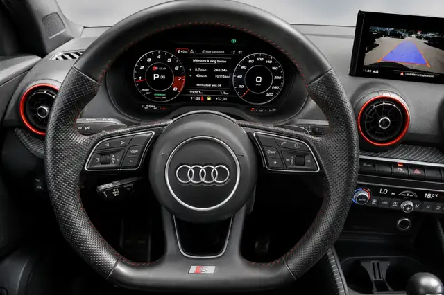 Audi SQ2 view 11