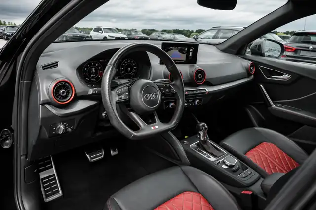 Audi SQ2 view 9