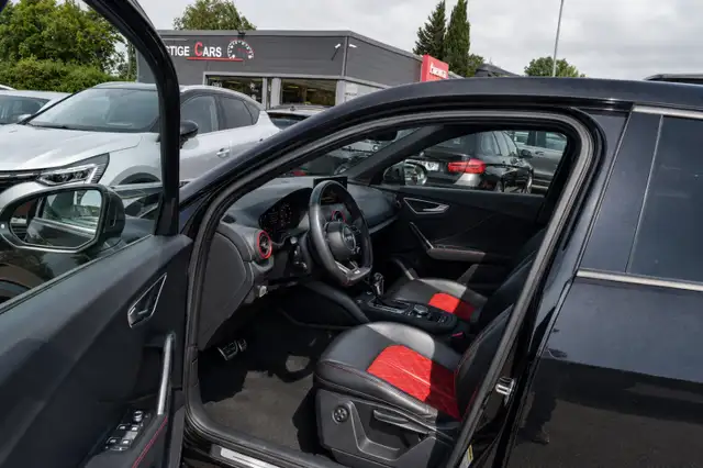 Audi SQ2 view 10