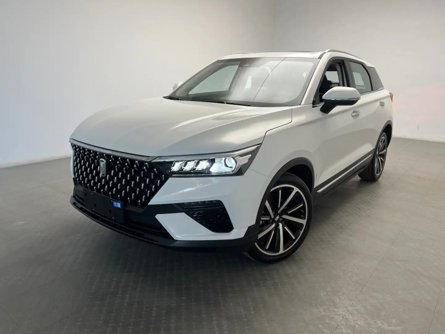 Bestune T77 1.5 Premium DCT Weiß - 1