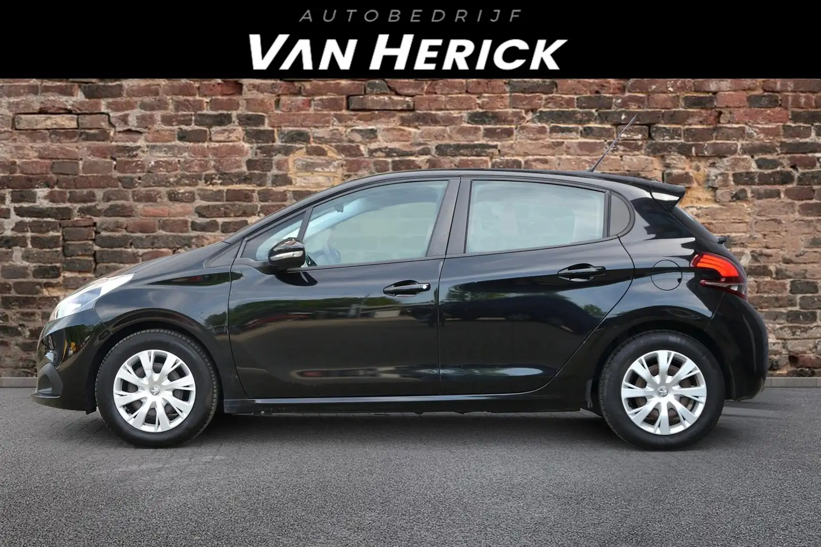 Peugeot 208 1.2 PureTech 5 Deurs | Navi | Cruise | Airco Black - 2