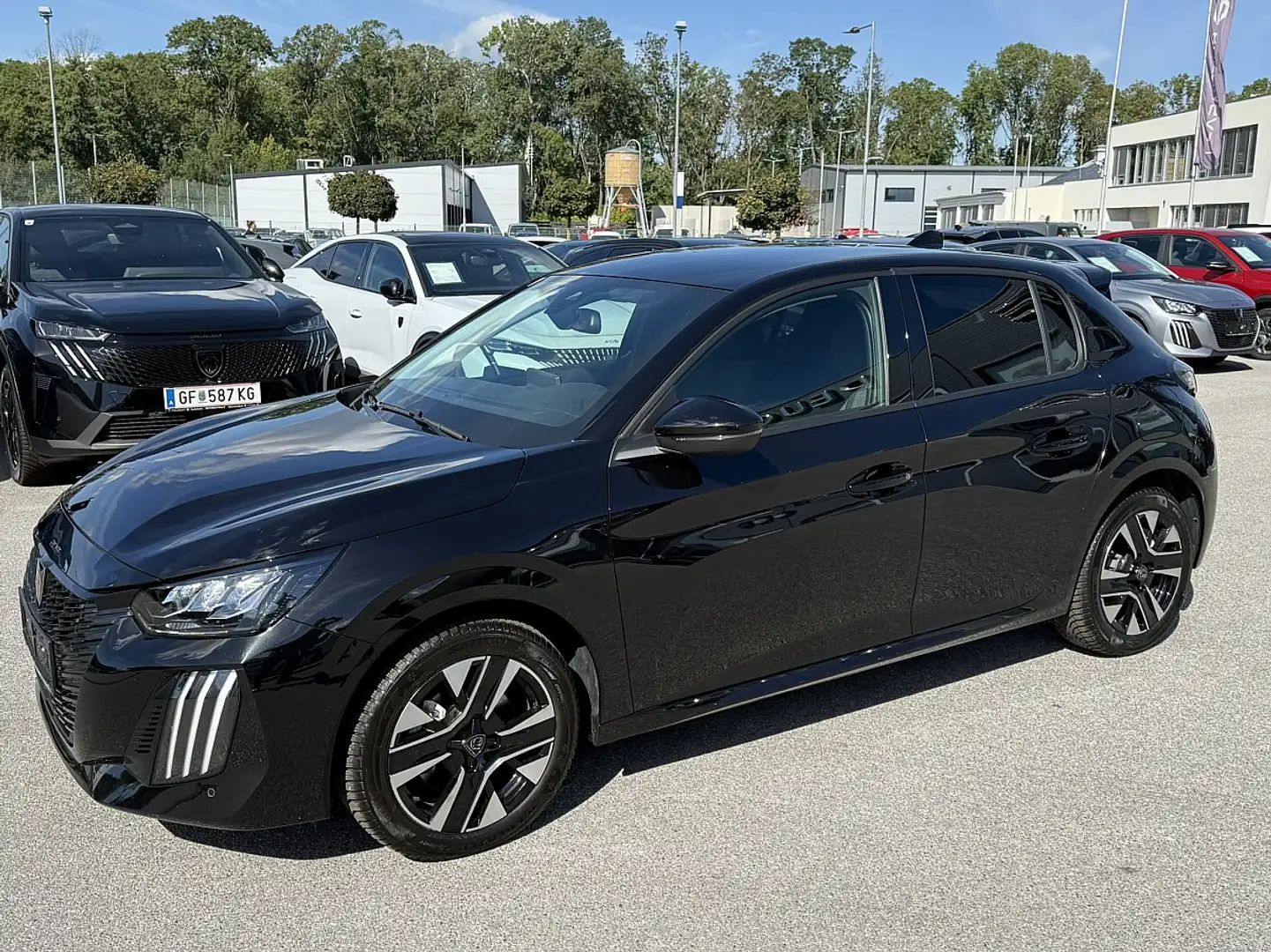 Peugeot 208 Hybrid 100 e-DCS6 Allure Schwarz - 2