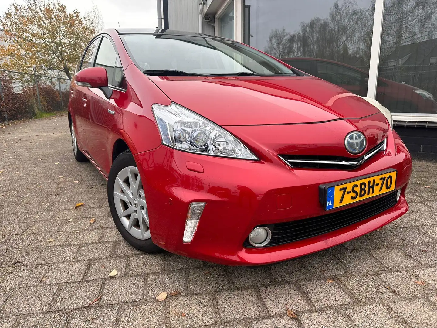 Toyota Prius+ Prius Wagon 1.8 Dynamic Business Red - 2