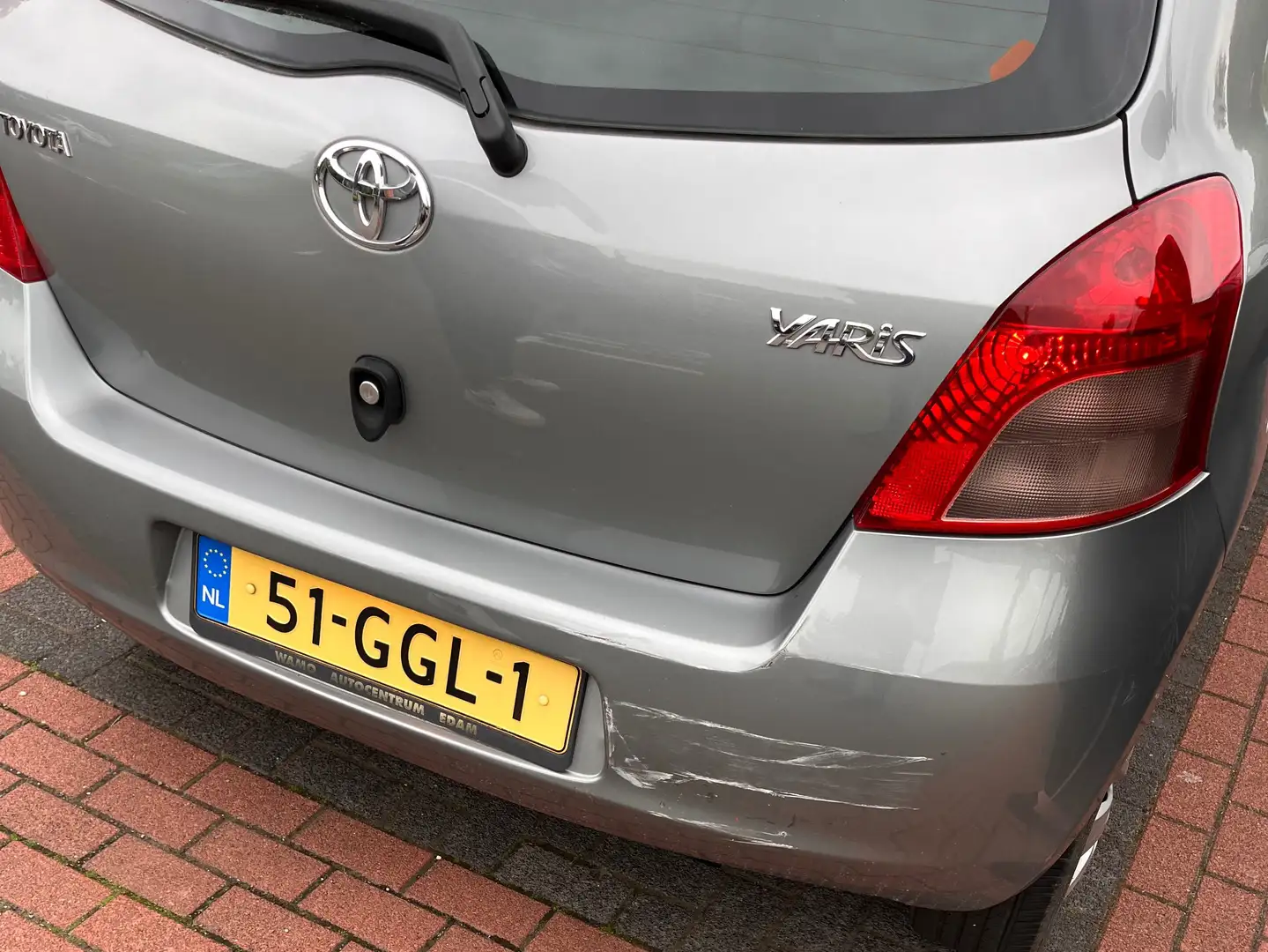 Toyota Yaris Yaris 1.3 VVTi Sol MMT Grijs - 2