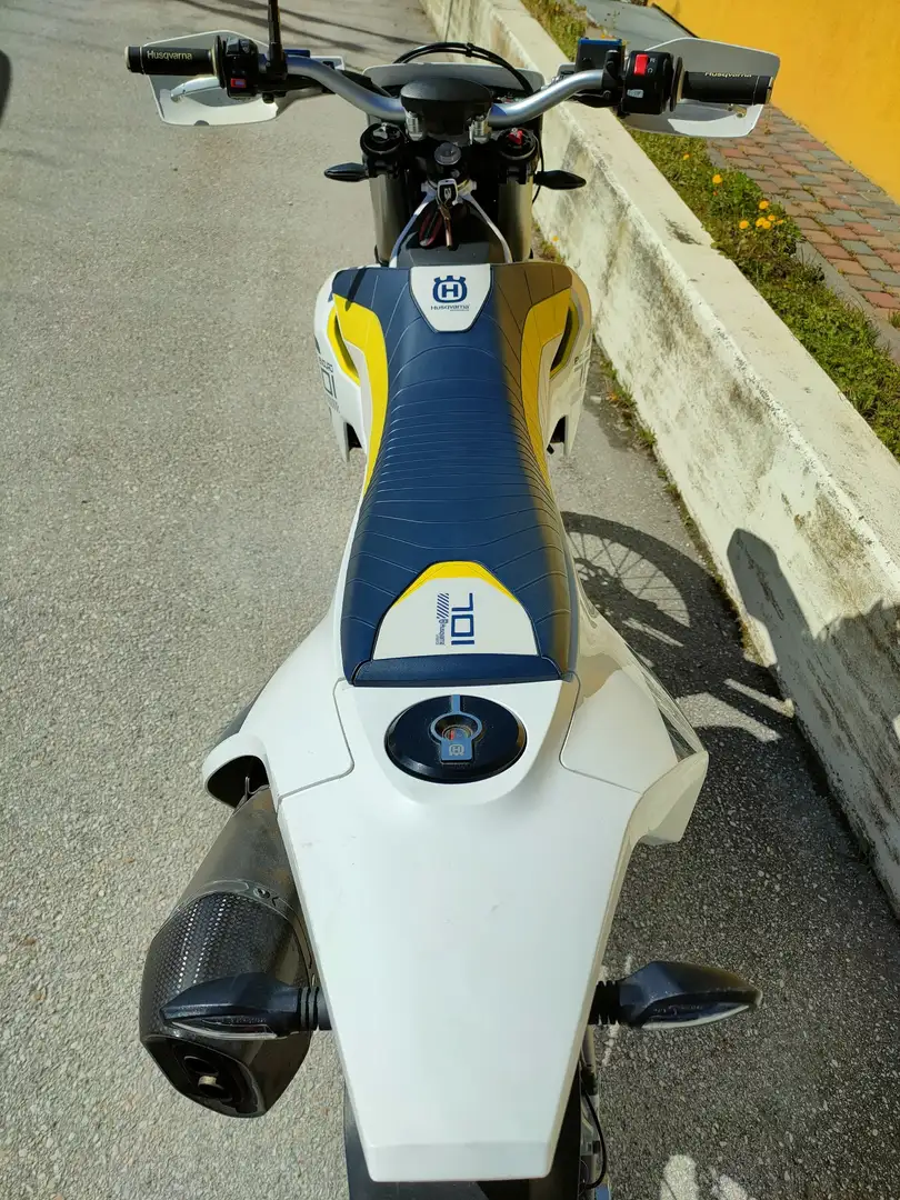 Husqvarna 701 Enduro Bílá - 2