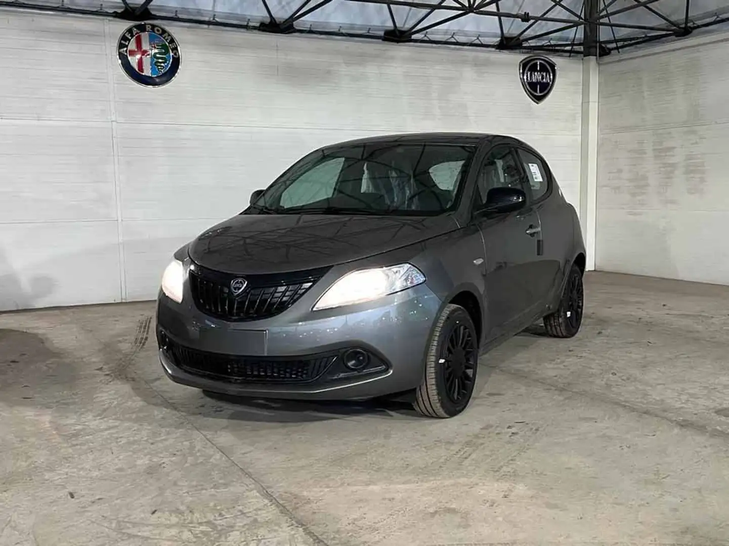 Lancia Ypsilon 1.0 FireFly 5 porte S&S Hybrid Platino Grigio - 1