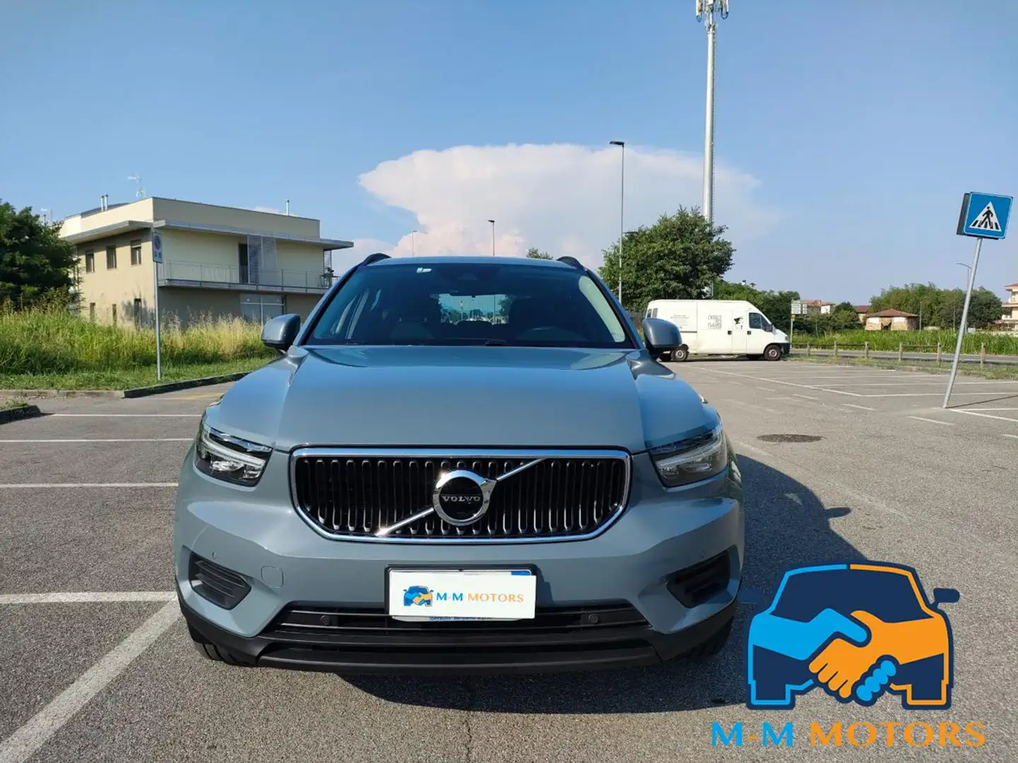 Volvo XC40 T3 Geartronic Momentum Pro Argent - 2