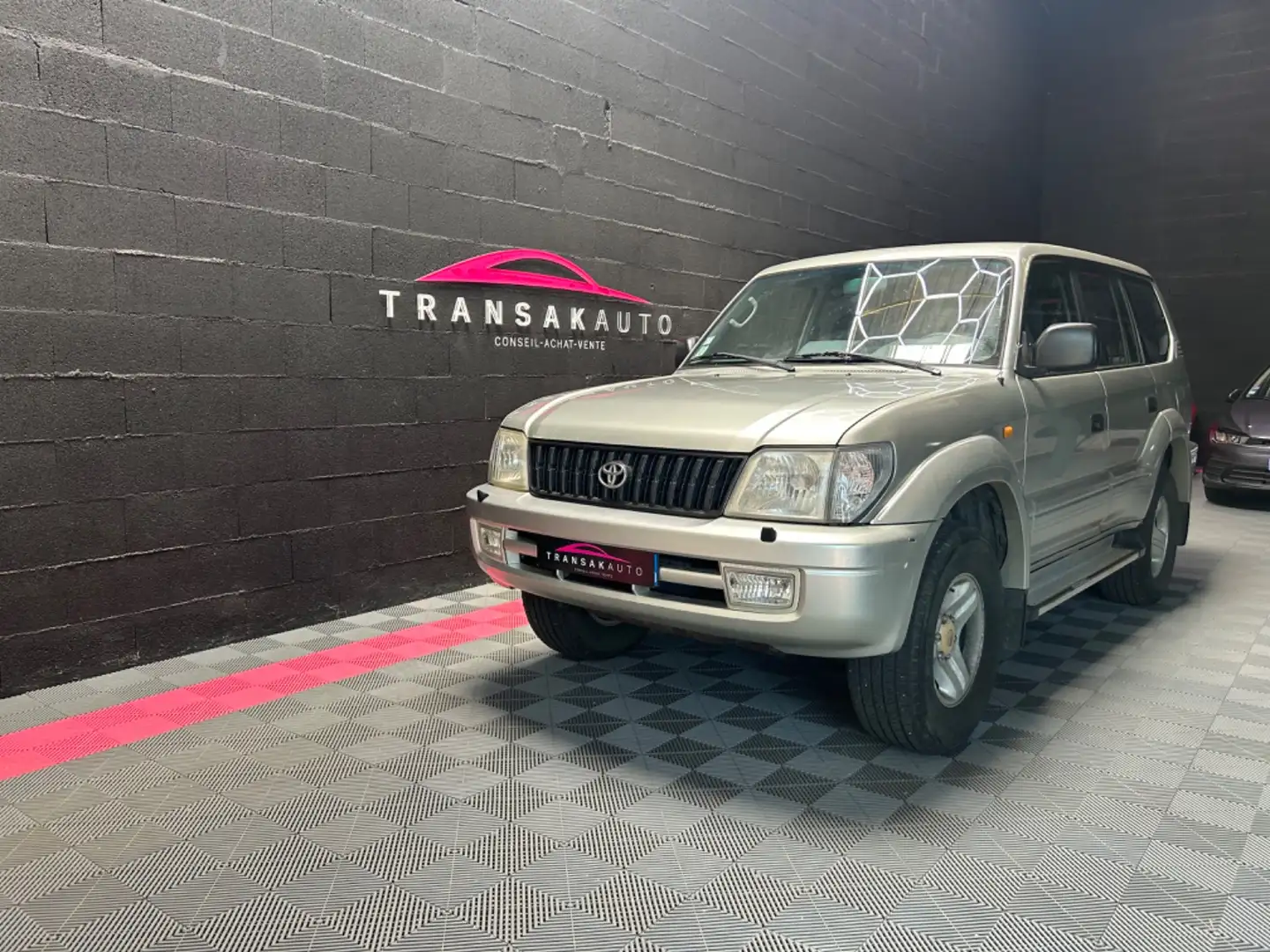 Toyota Land Cruiser VX Šedá - 1