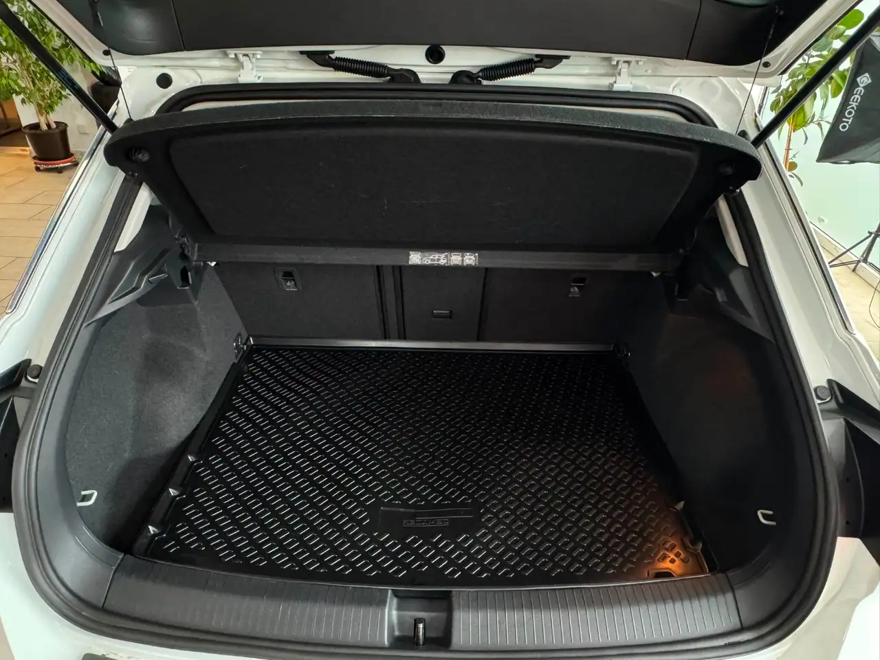 Volkswagen T-Roc 1.5 TSI Life DSG *Carplay-Navi/, миниатюра 9