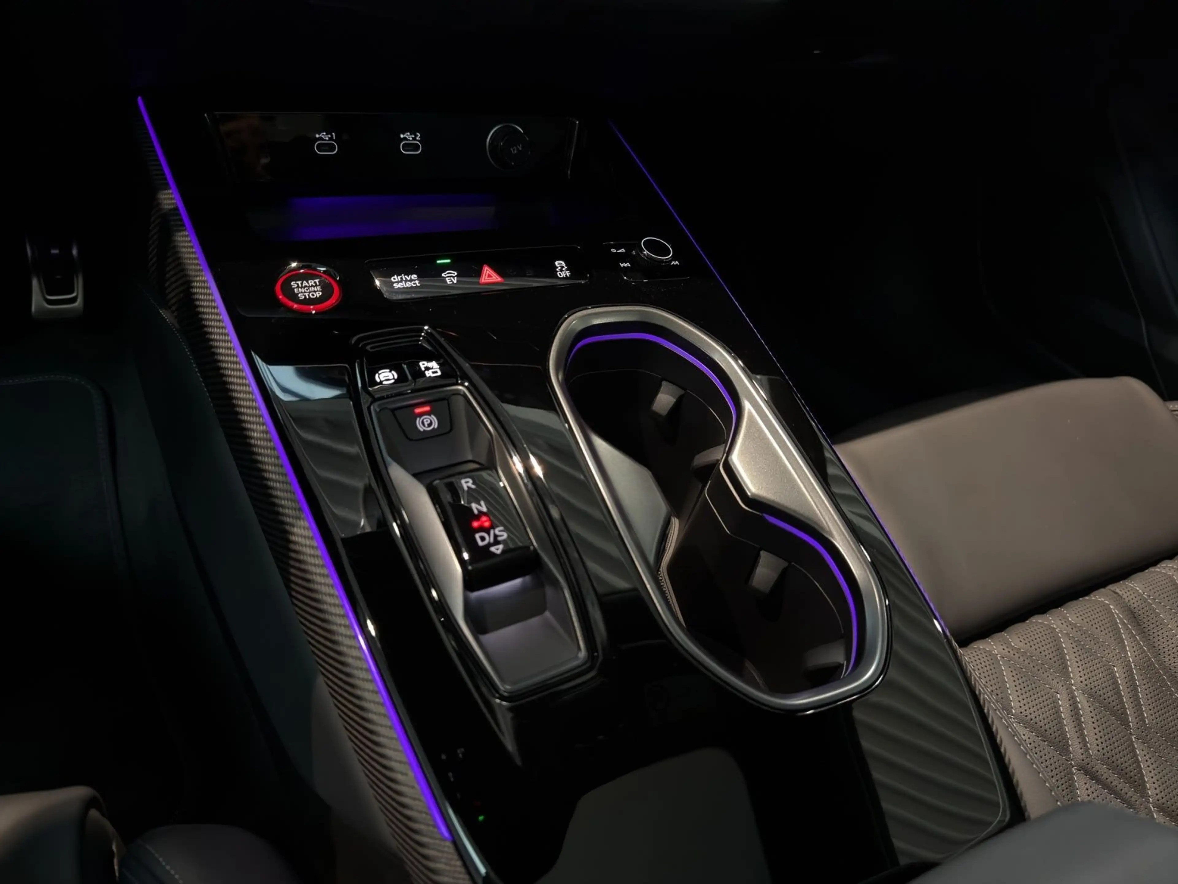 Audi A6 allroad A6 allroad e-Hybrid Q AHK B&O PANO HuD LM21 — photo 11