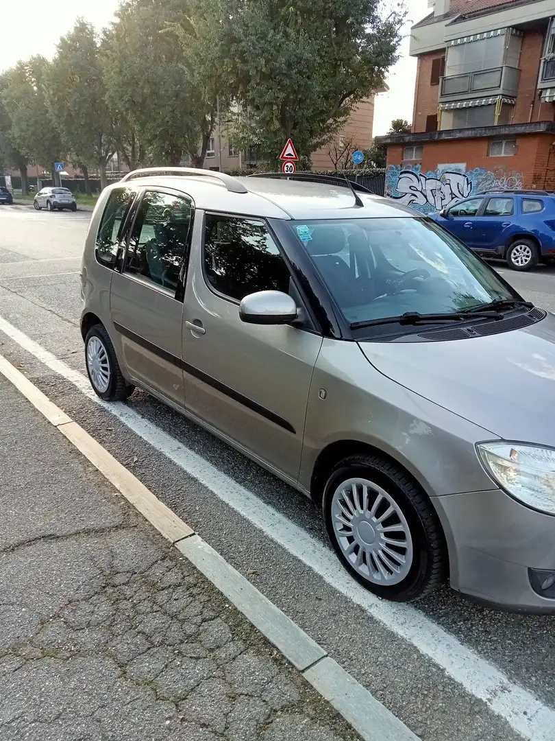 Skoda Roomster Roomster 1.4 Road Oro - 2