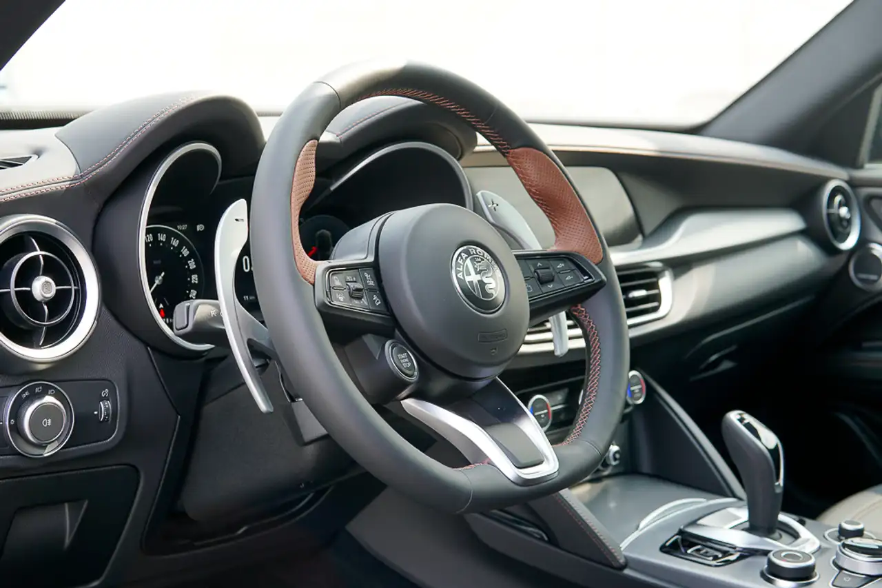 Alfa Romeo Stelvio 2026 — фото 13