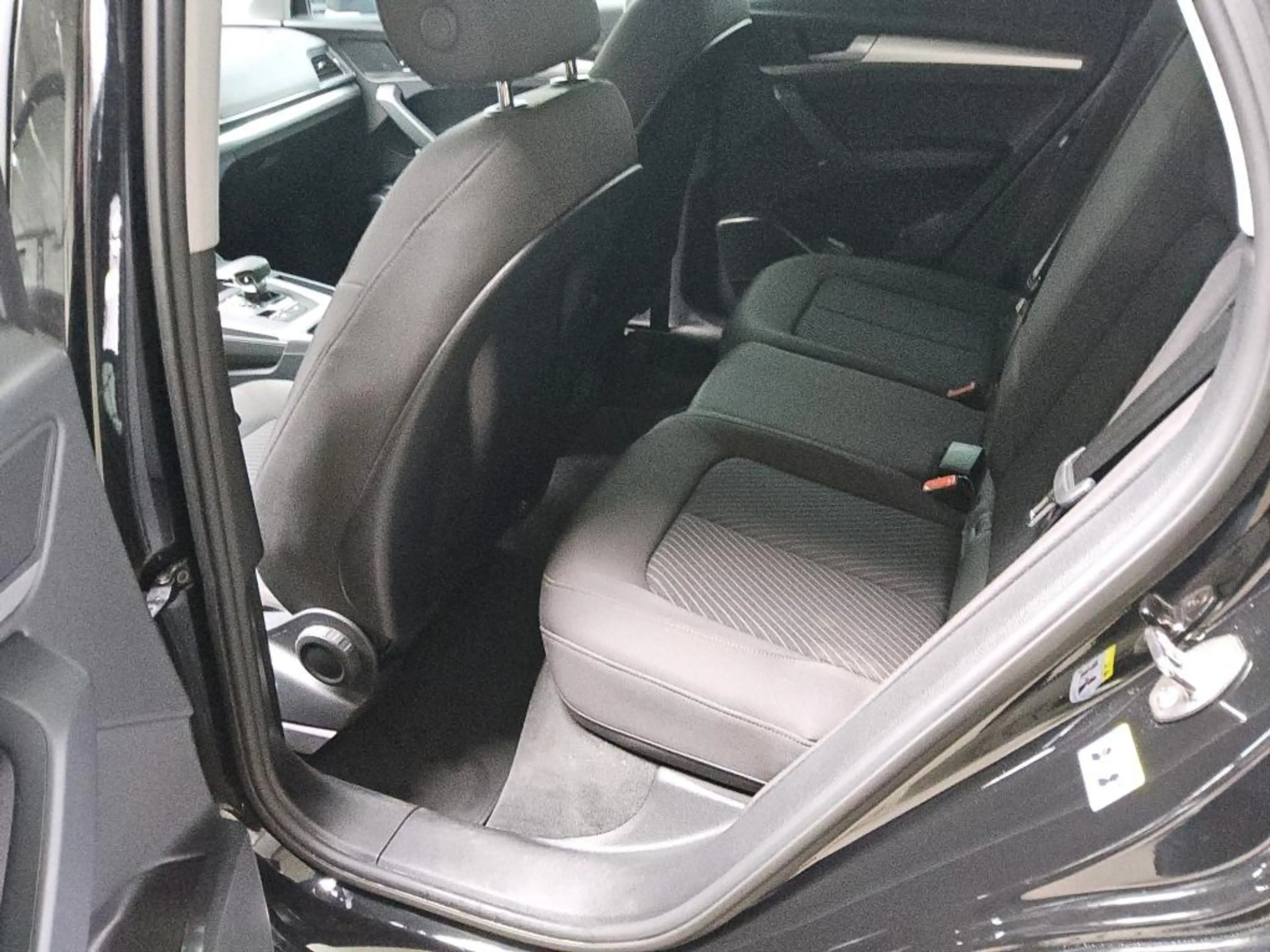 Audi Q5 40 S line quattro 2.0 TDI S-tronic | LED AHK — photo 6